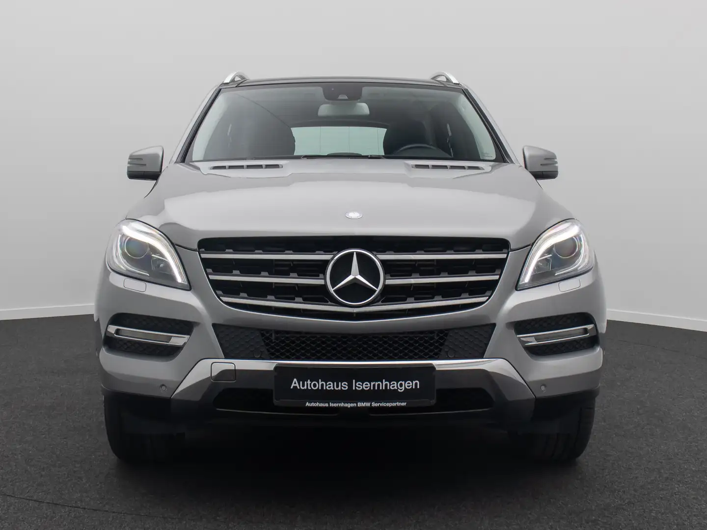 Mercedes-Benz ML 350 CDI BlueTec Bi-Xenon AHK ParkAss Panorama Plateado - 2