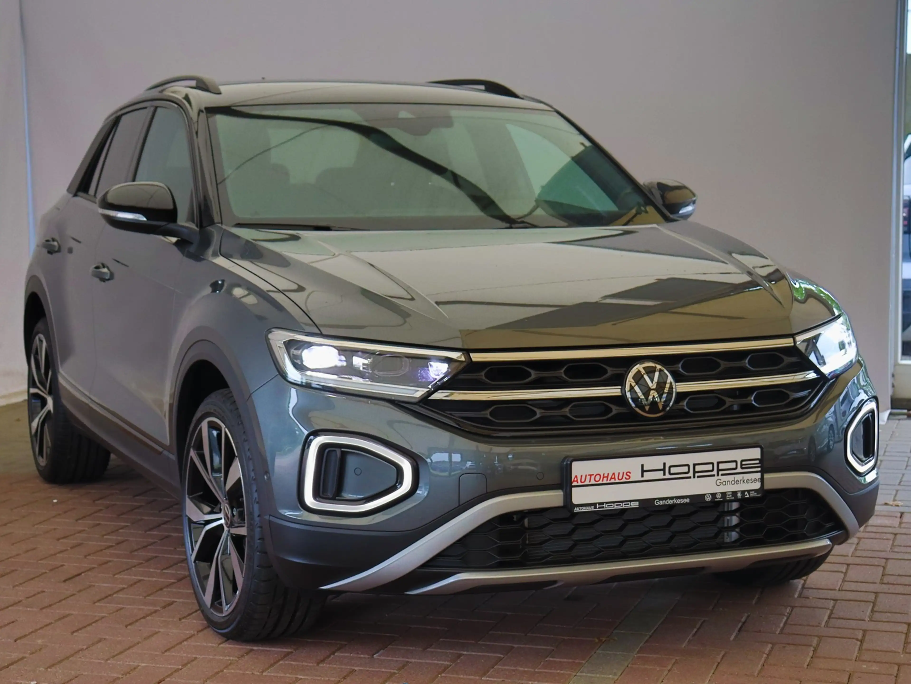 Volkswagen T-Roc Style 2.0TDI DSG+AHK+KAMERA+BLACKSYTL+LED+ACC — photo 2