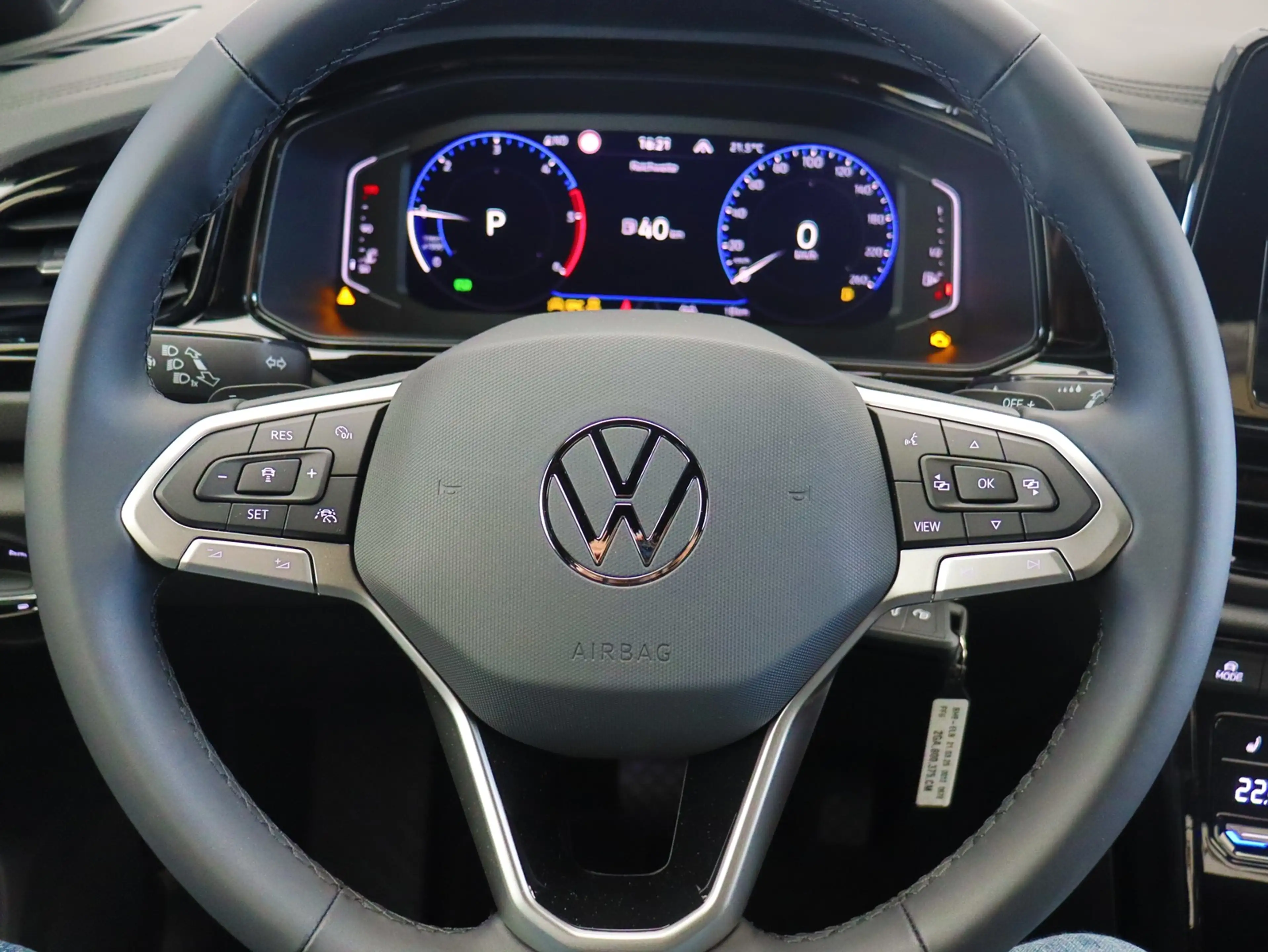 Volkswagen T-Roc Style 2.0TDI DSG+AHK+KAMERA+BLACKSYTL+LED+ACC — photo 4