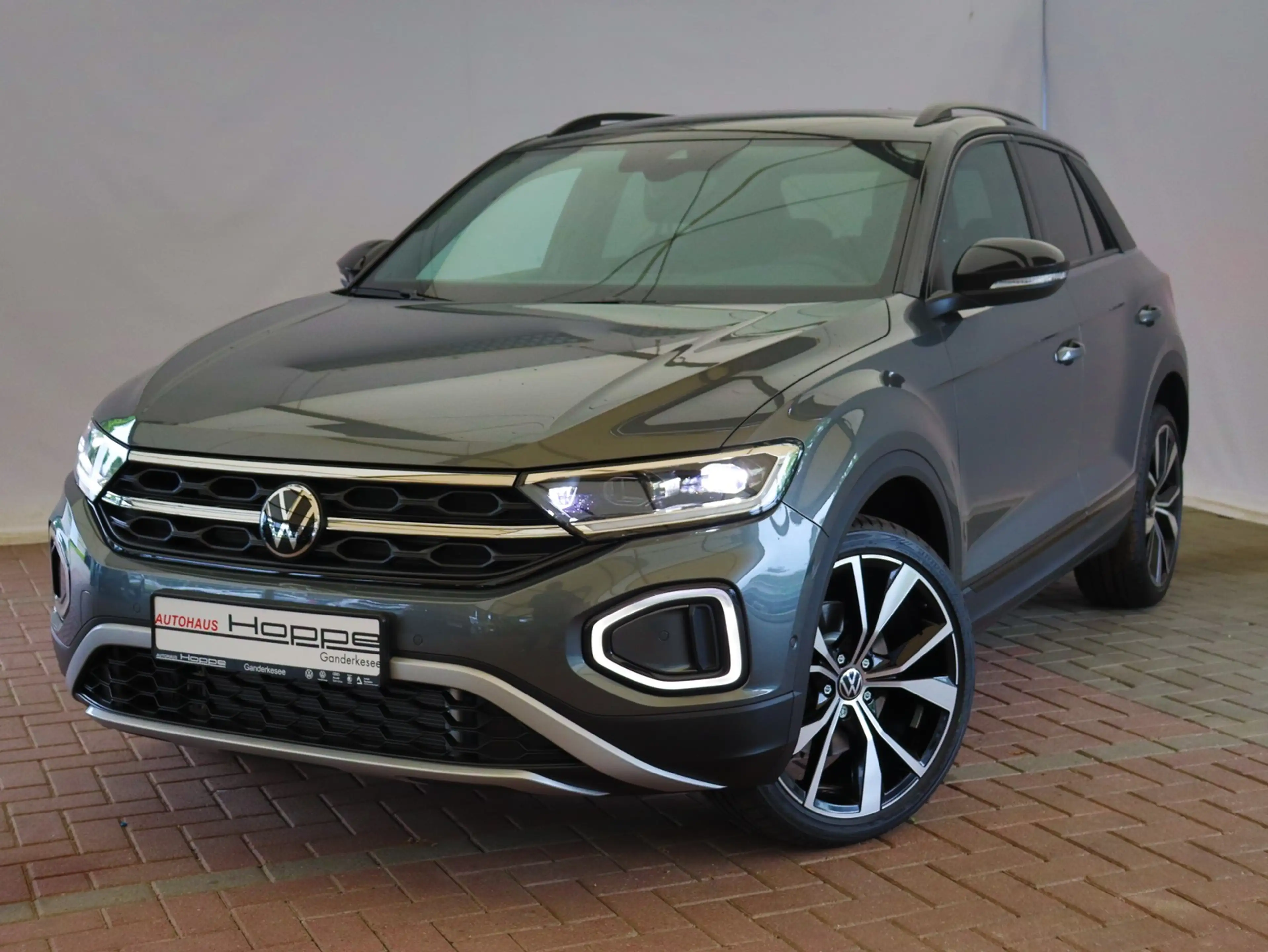 Volkswagen T-Roc Style 2.0TDI DSG+AHK+KAMERA+BLACKSYTL+LED+ACC — photo 14