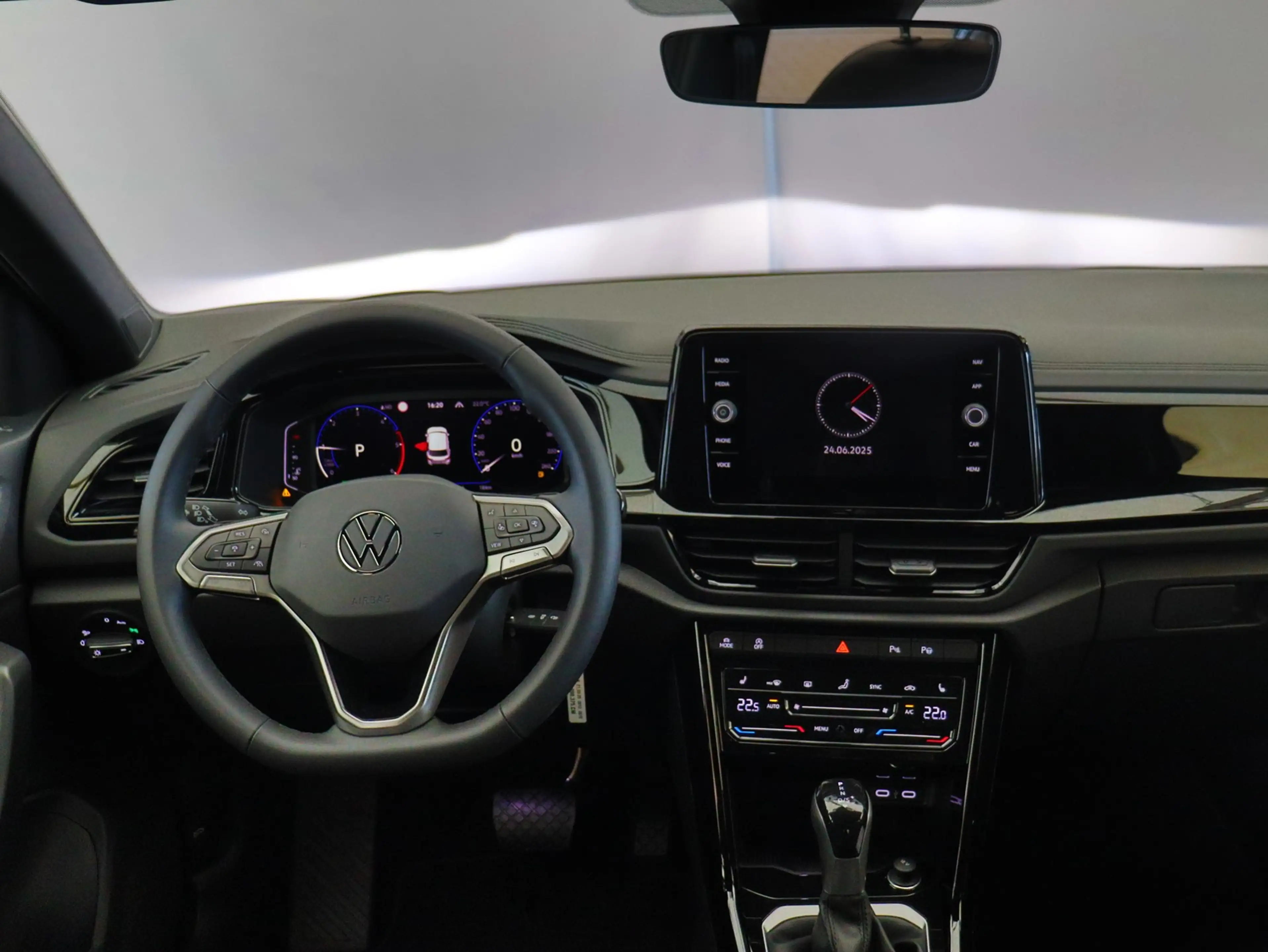 Volkswagen T-Roc Style 2.0TDI DSG+AHK+KAMERA+BLACKSYTL+LED+ACC — photo 3