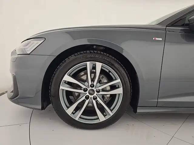 Audi A6 view 10