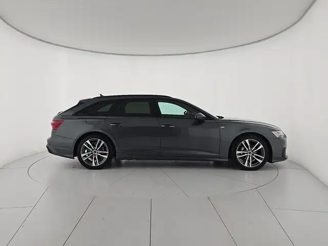 Audi A6 view 6