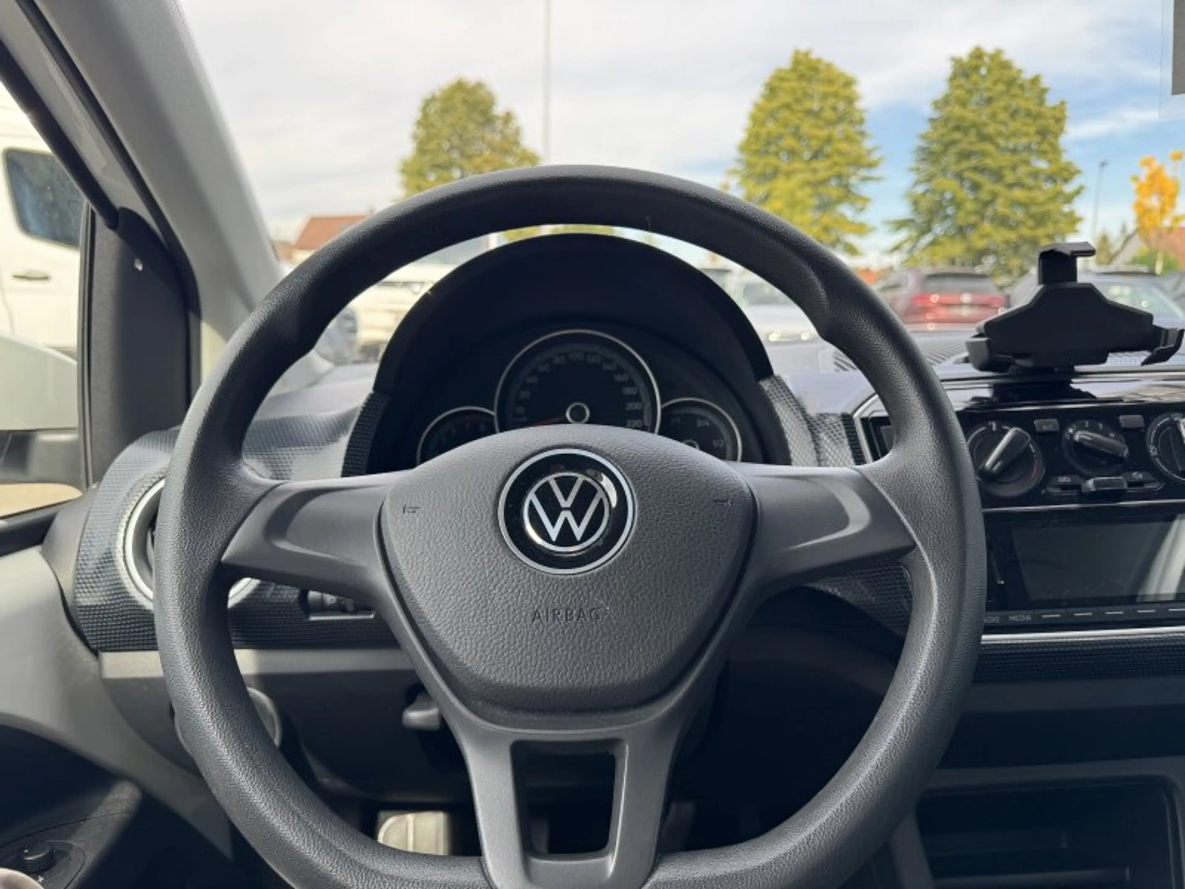 Volkswagen up! 1.0 Sitzheizung maps+more Bluetooth Klima — photo 11