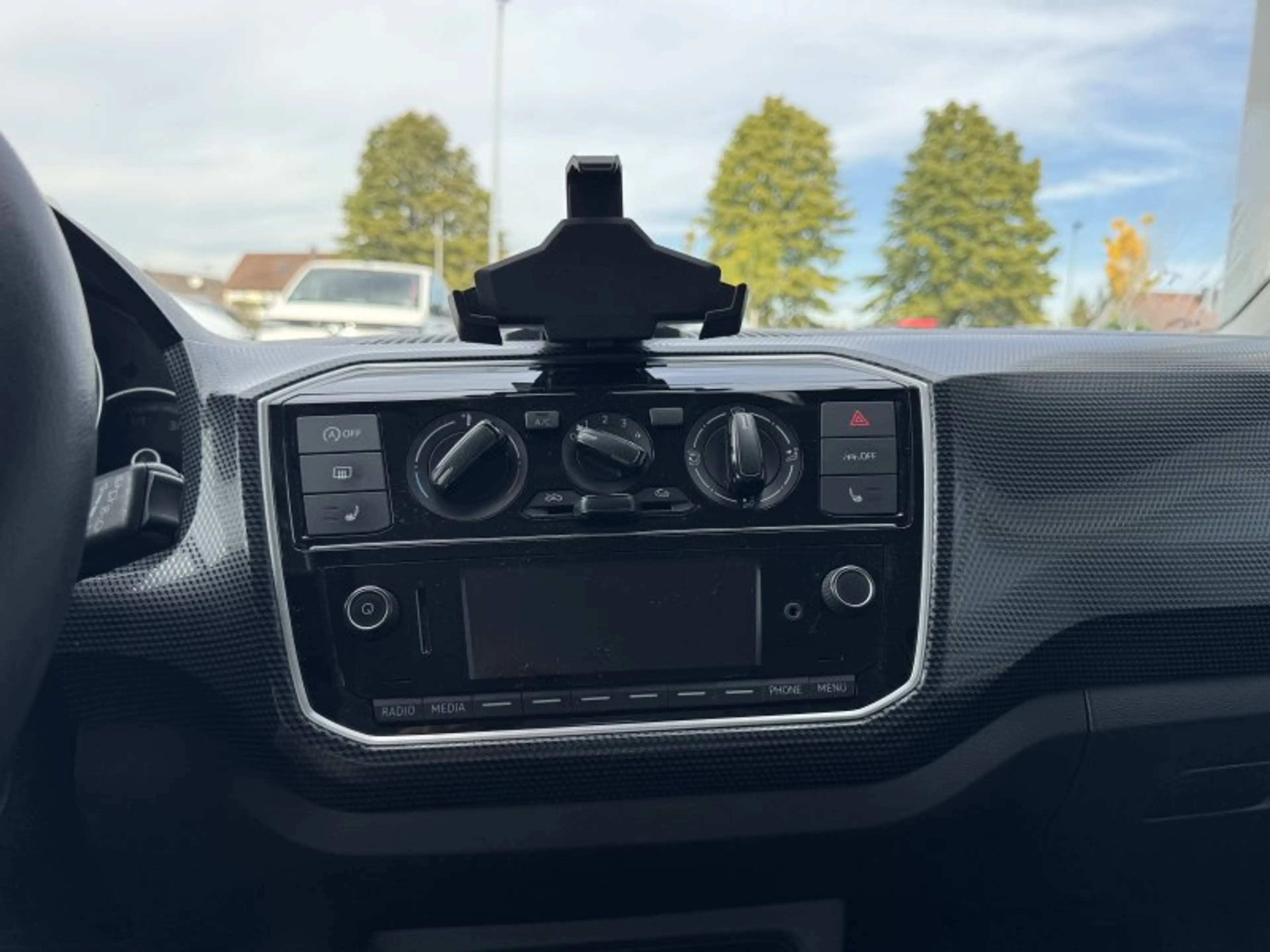 Volkswagen up! 1.0 Sitzheizung maps+more Bluetooth Klima — photo 12