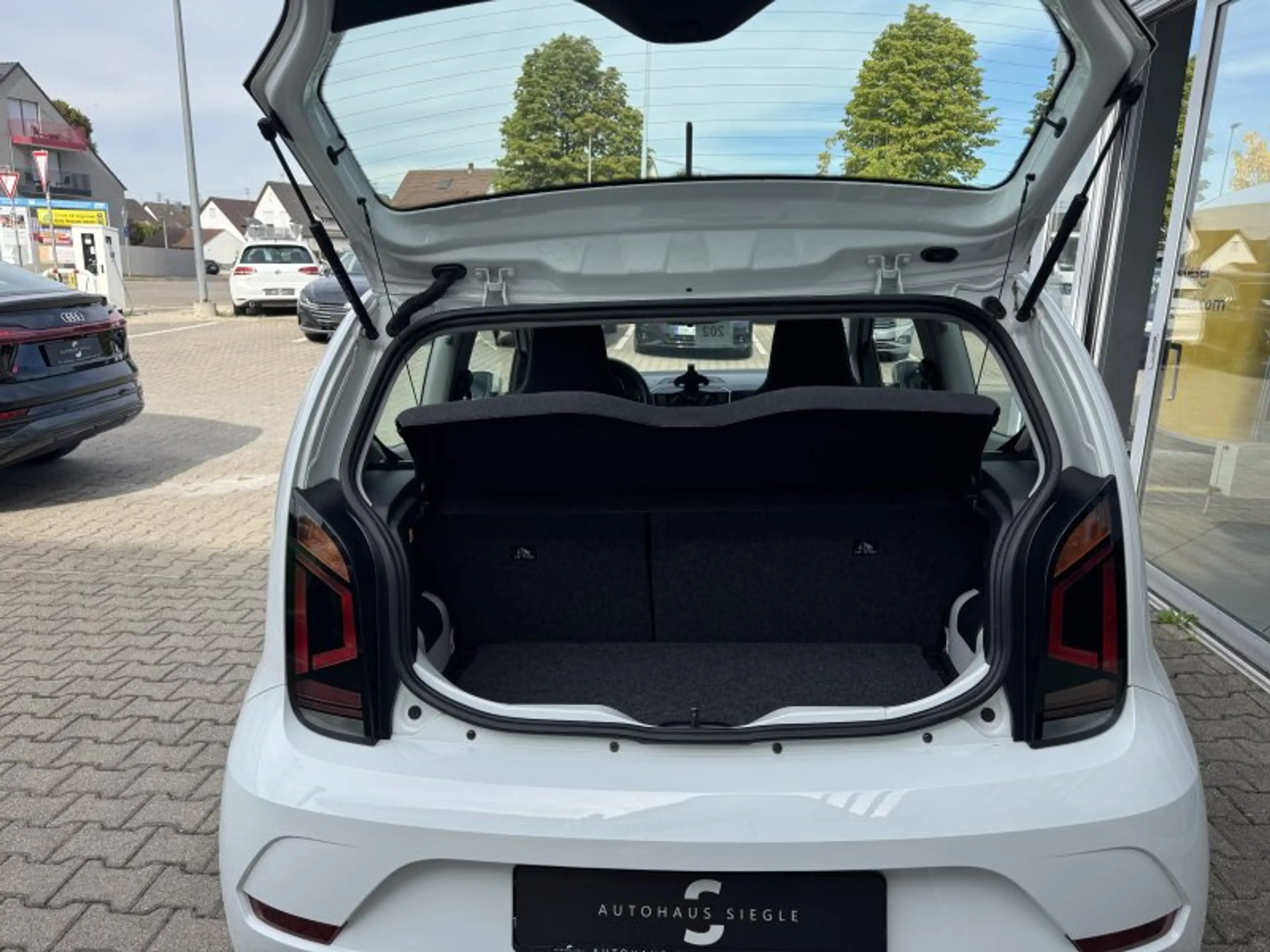 Volkswagen up! 1.0 Sitzheizung maps+more Bluetooth Klima — photo 6