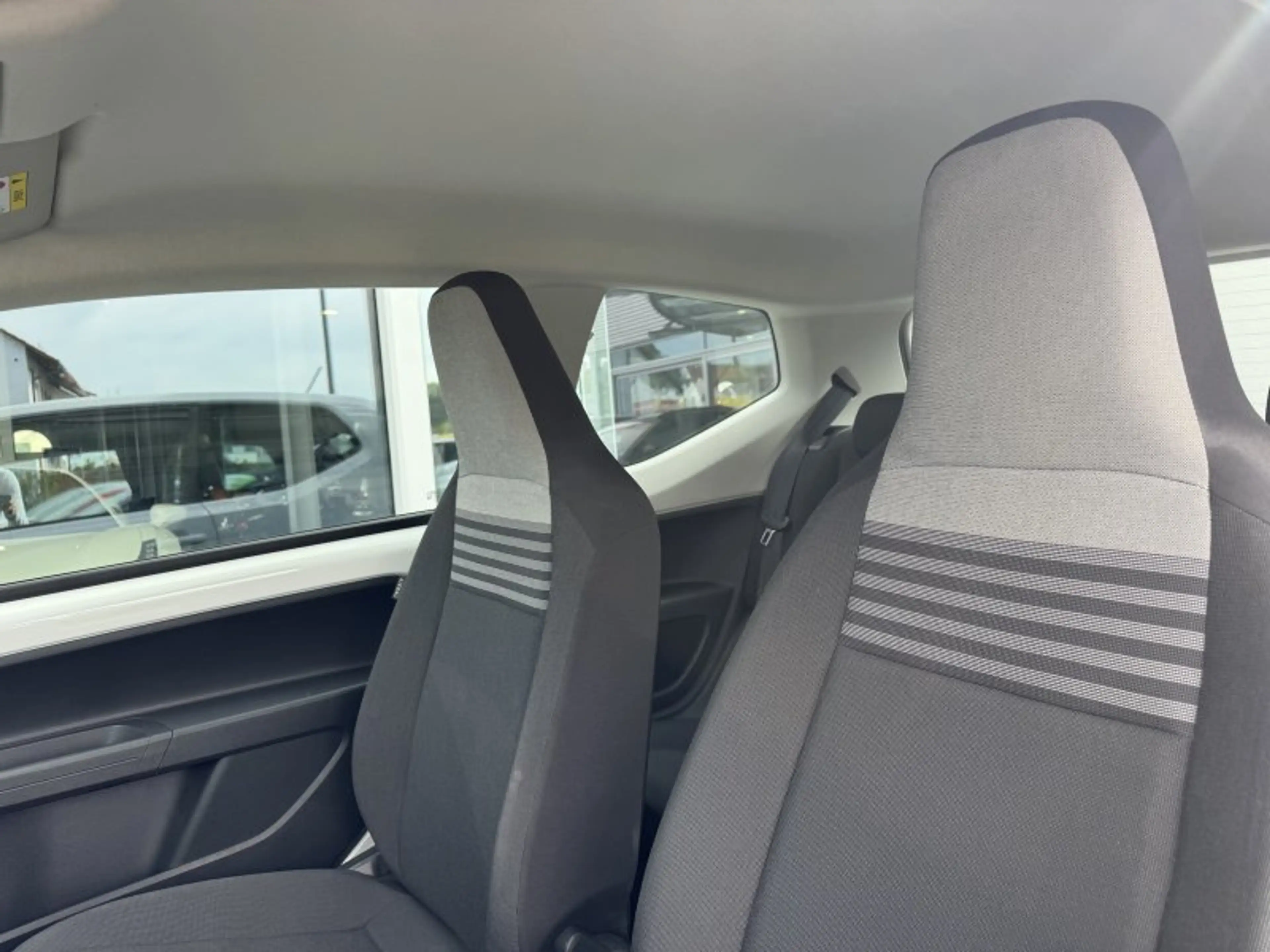 Volkswagen up! 1.0 Sitzheizung maps+more Bluetooth Klima — photo 9