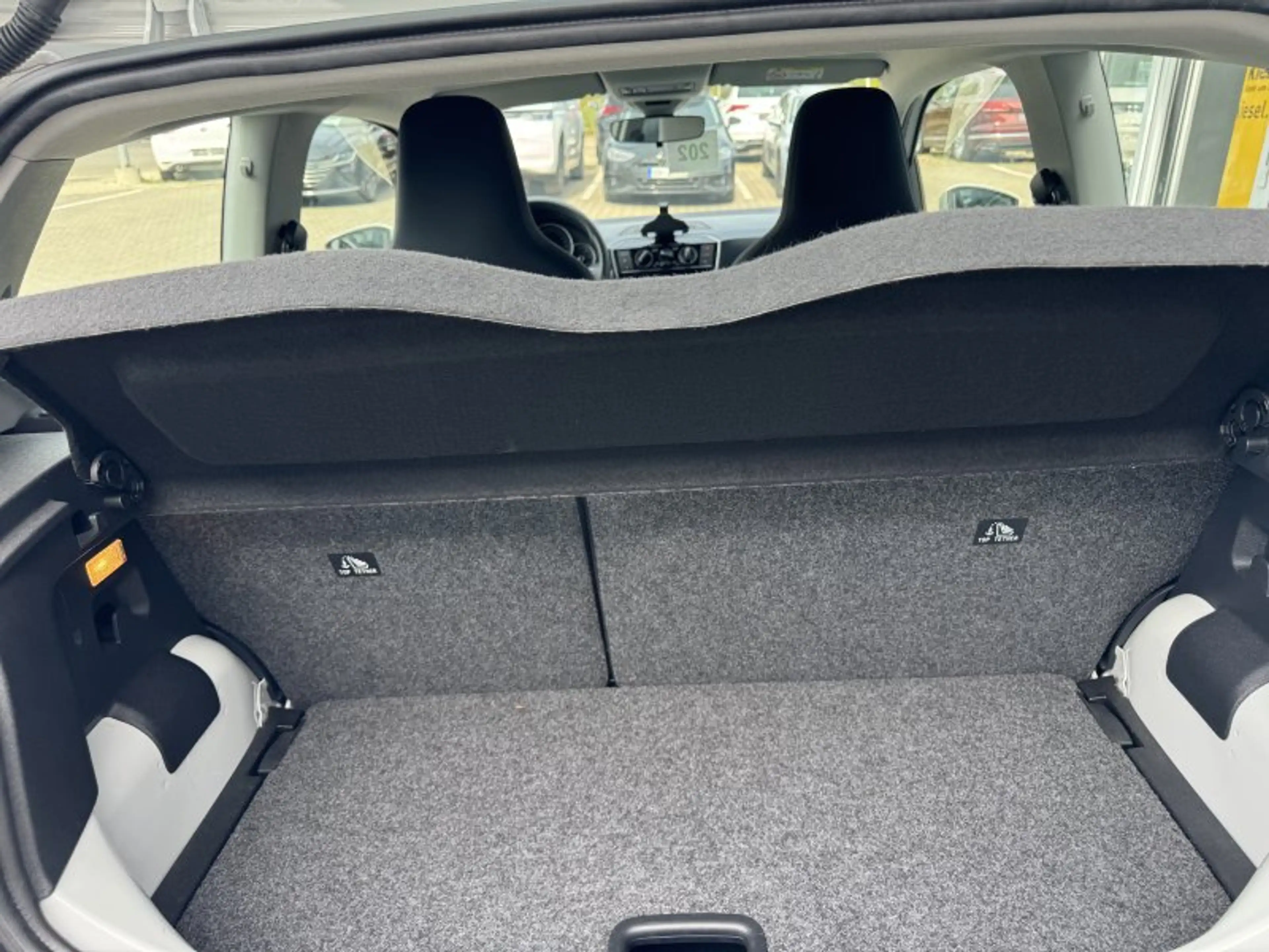 Volkswagen up! 1.0 Sitzheizung maps+more Bluetooth Klima — photo 7