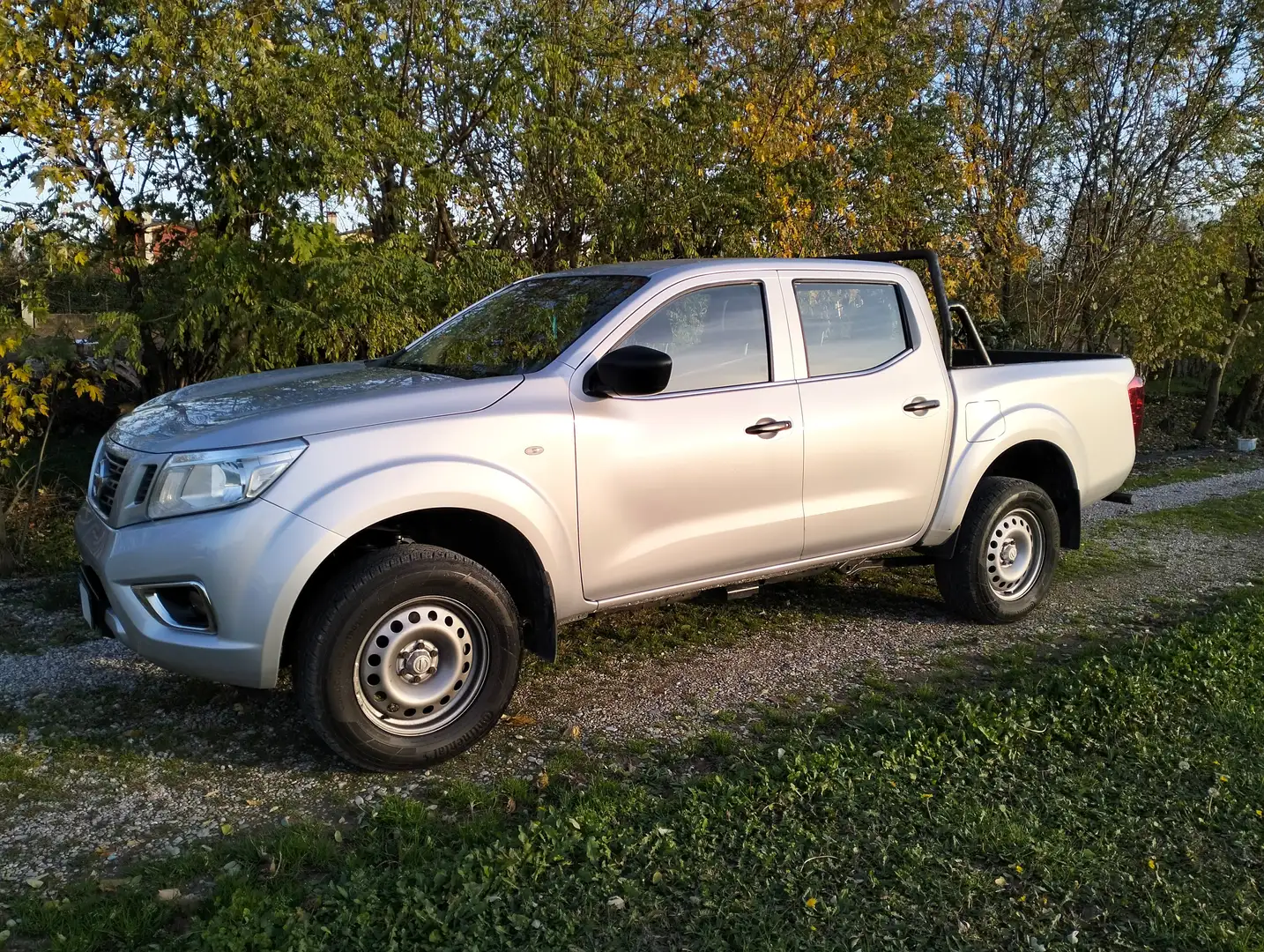 Nissan Navara Navara III 2016 2.3 dci d.cab Visia 4wd 163cv my19 Grigio - 1