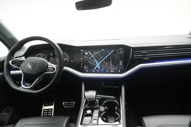 Volkswagen Touareg view 15