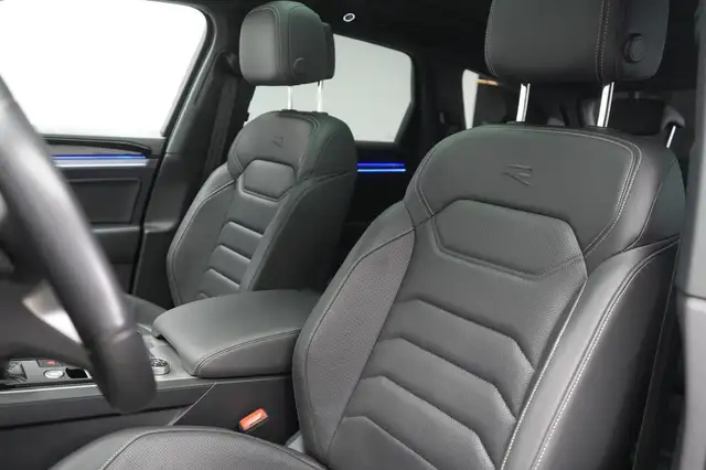 Volkswagen Touareg view 11