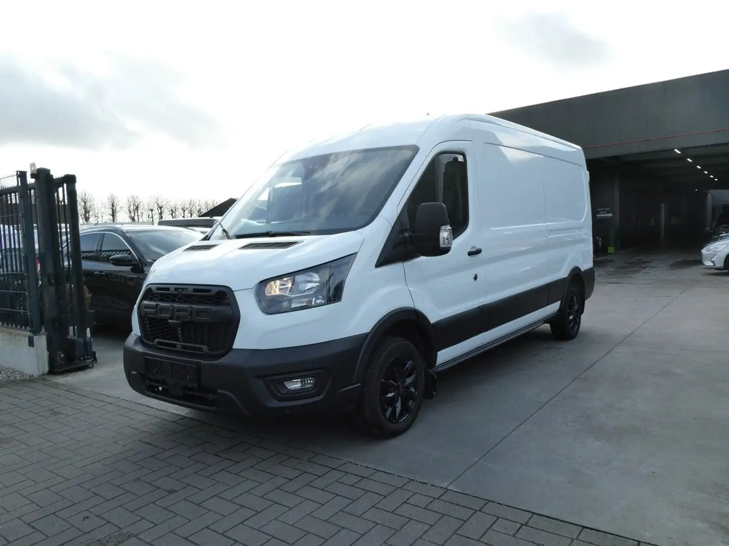 Ford Transit L3-H2 2.0 TDCi 130pk 3pl RAPTOR STOCK '23 (74524) Blanc - 1