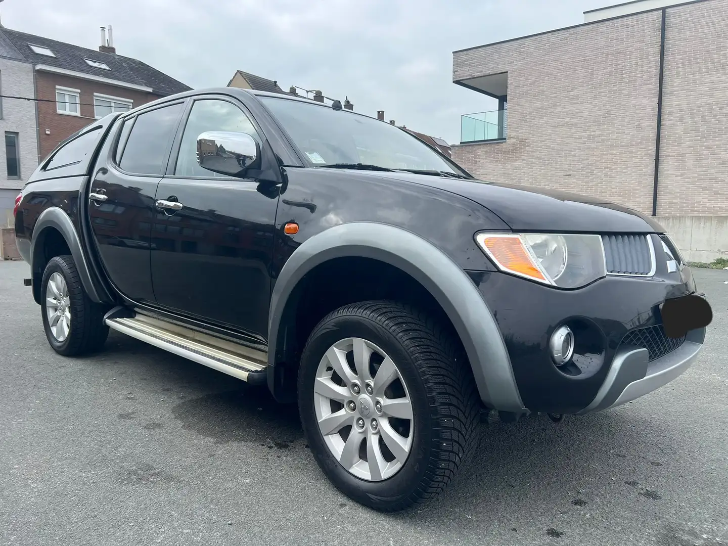 Mitsubishi L200 2.5 Turbo DI-D 4WD Zwart - 2