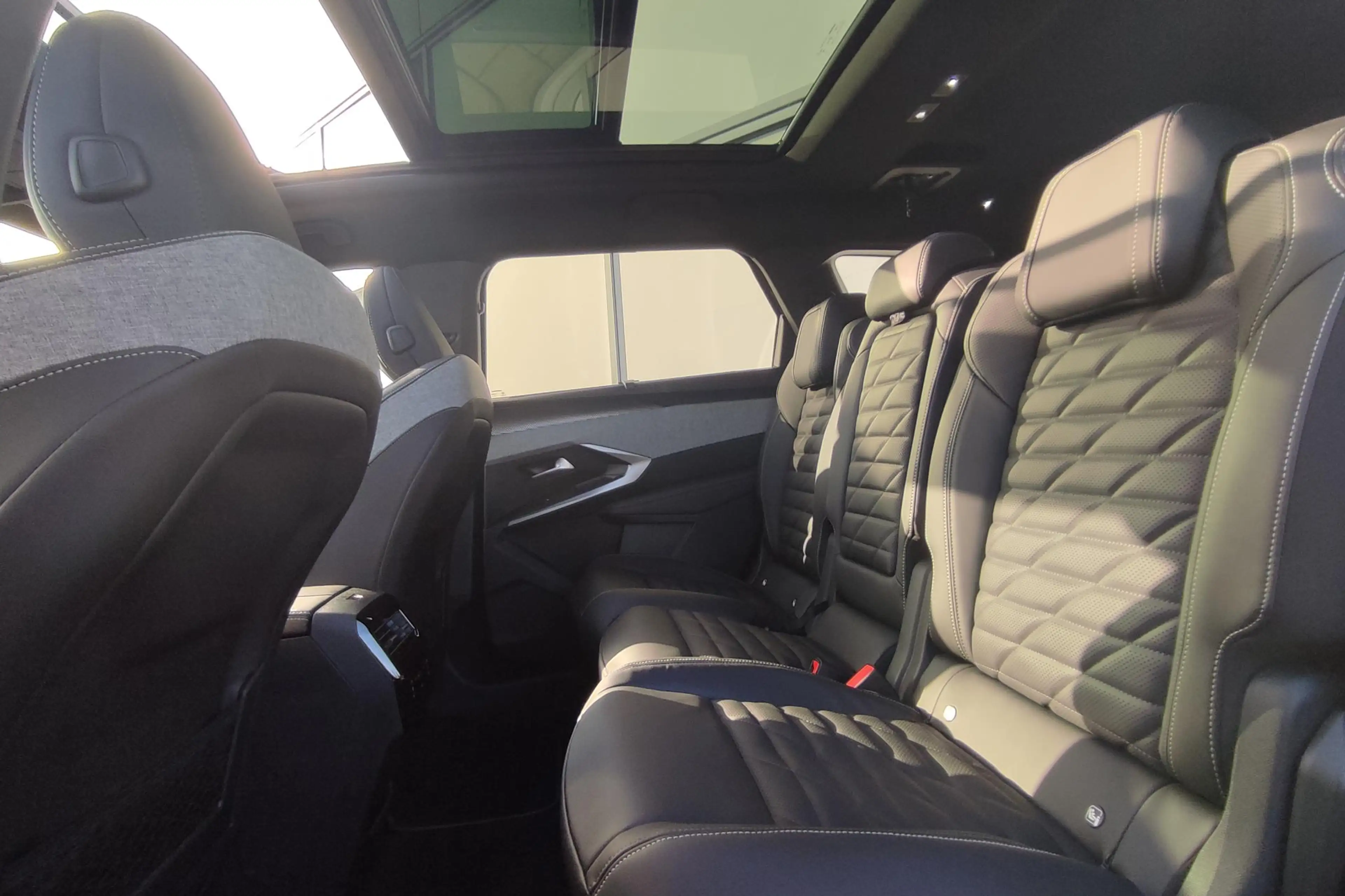 Peugeot 5008 e-5008 GT Exclusive 73 kWh | Lederen bekleding| Na — photo 12