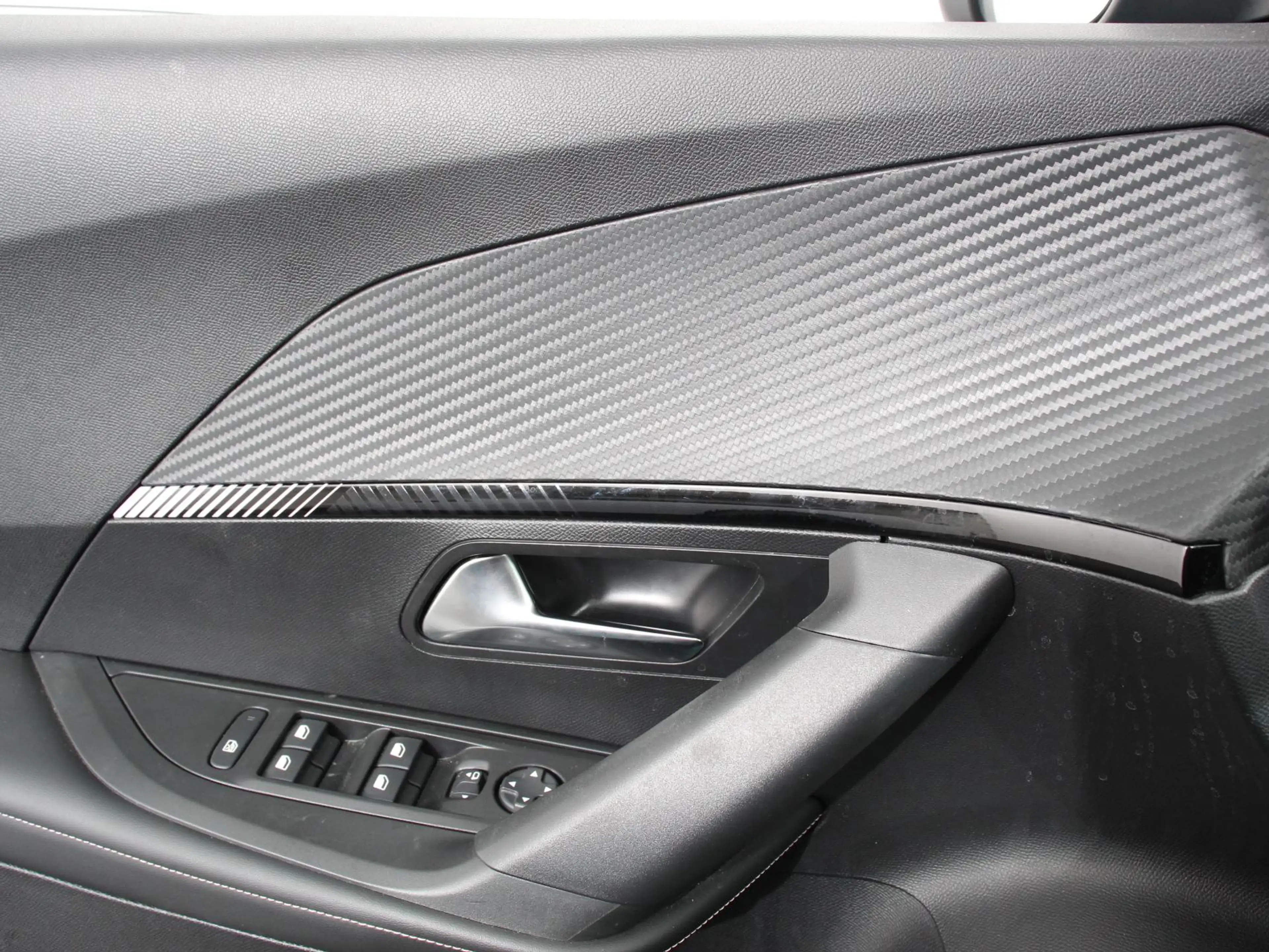 Peugeot e-2008 EV Allure Pack 54 kWh Navigatie Apple Carplay/Andr — photo 13