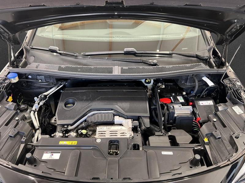 Peugeot 5008 1.2 Hybrid 136 GT — photo 5