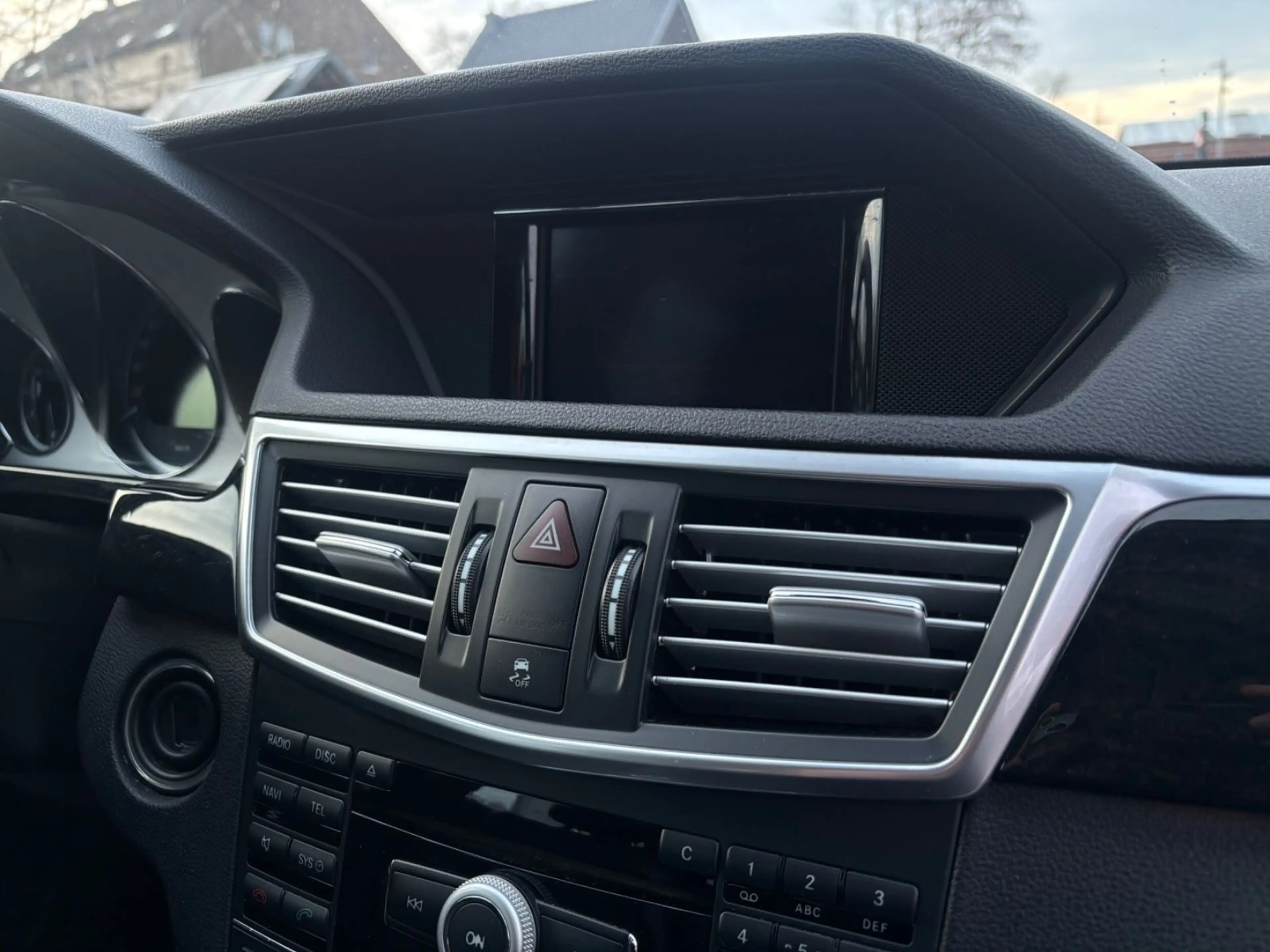 Mercedes-Benz E 250 CGI Avantgarde*SITZH*TLEDER*LRS*TEMP*NAVI* — photo 15