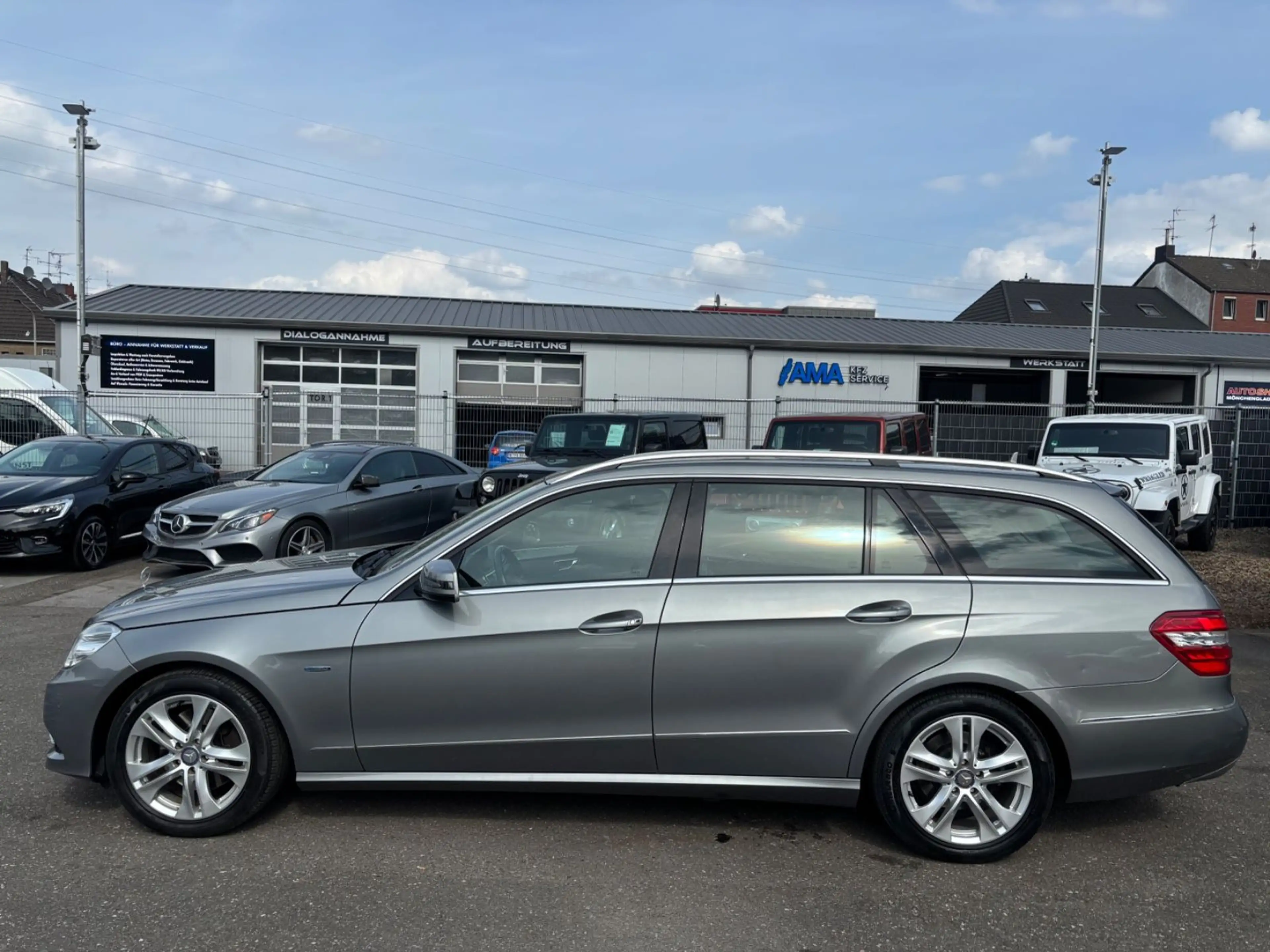 Mercedes-Benz E 250 CGI Avantgarde*SITZH*TLEDER*LRS*TEMP*NAVI* — photo 4