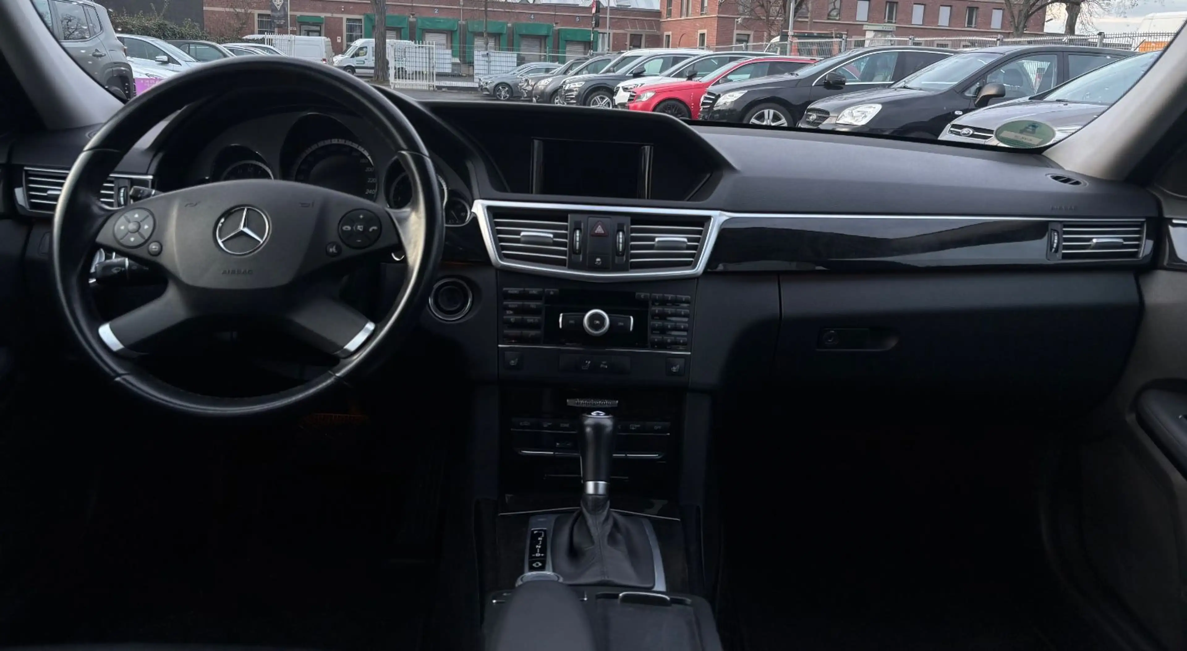Mercedes-Benz E 250 CGI Avantgarde*SITZH*TLEDER*LRS*TEMP*NAVI* — photo 9