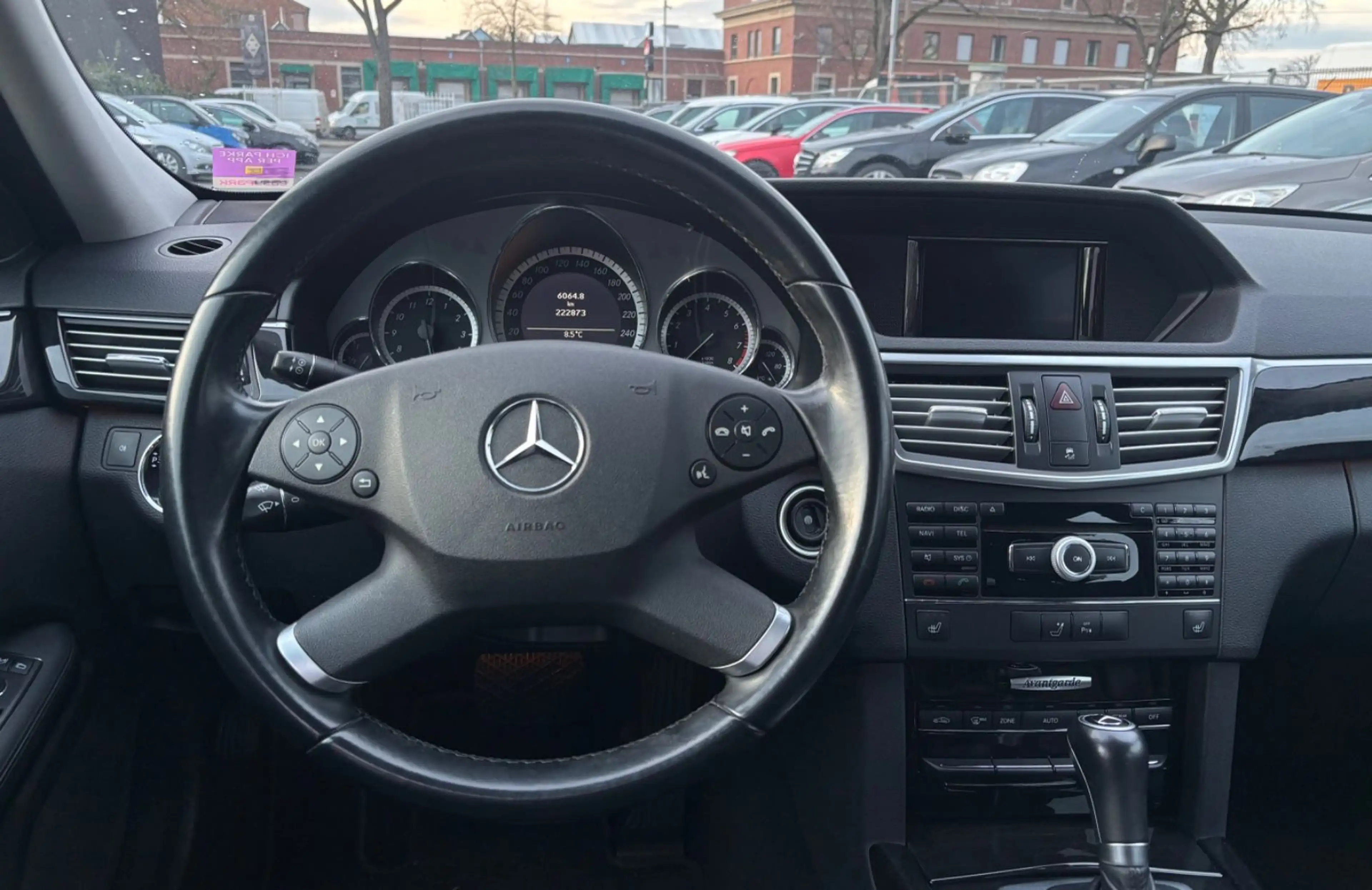 Mercedes-Benz E 250 CGI Avantgarde*SITZH*TLEDER*LRS*TEMP*NAVI* — photo 10