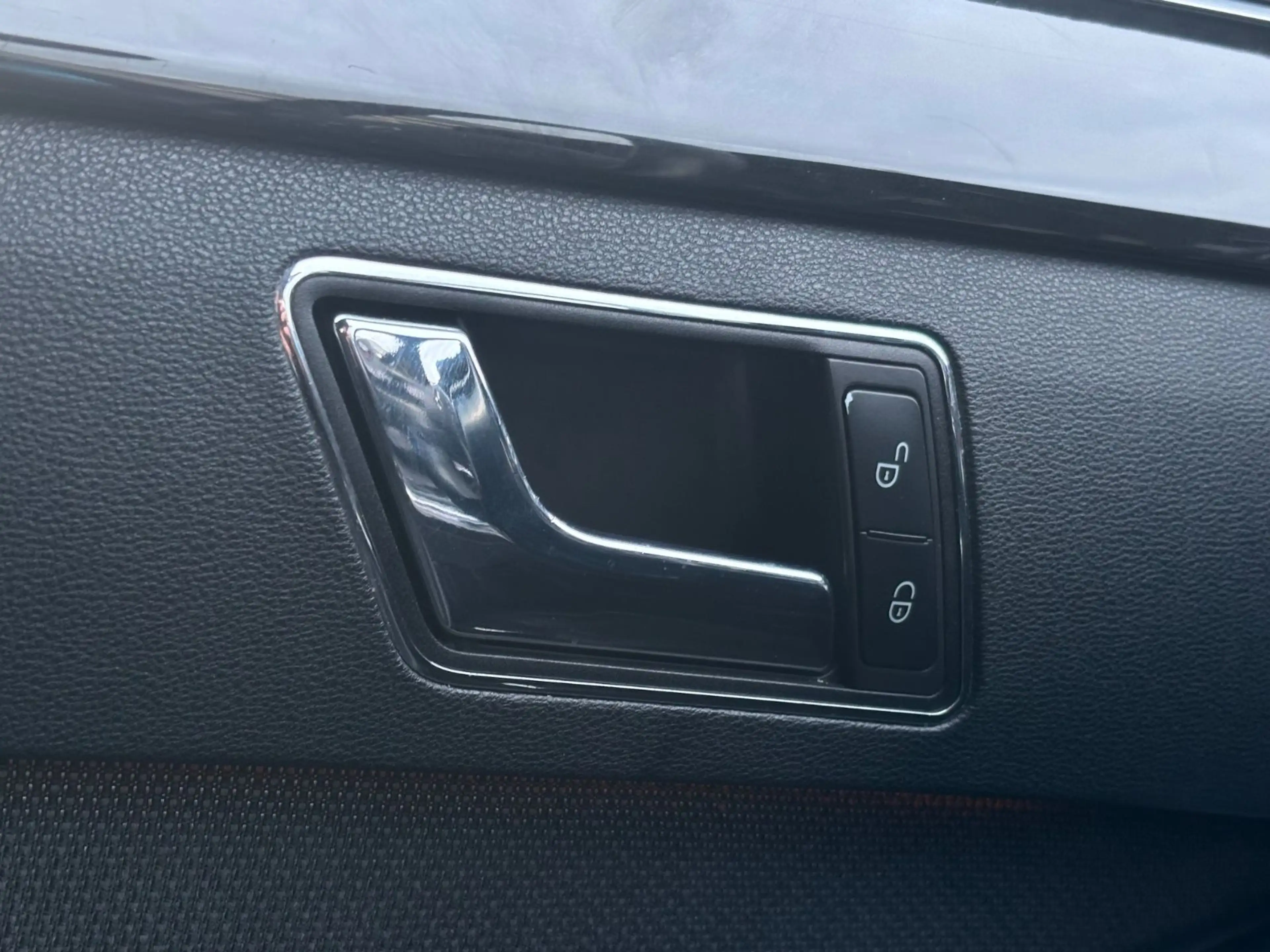 Mercedes-Benz E 250 CGI Avantgarde*SITZH*TLEDER*LRS*TEMP*NAVI* — photo 13