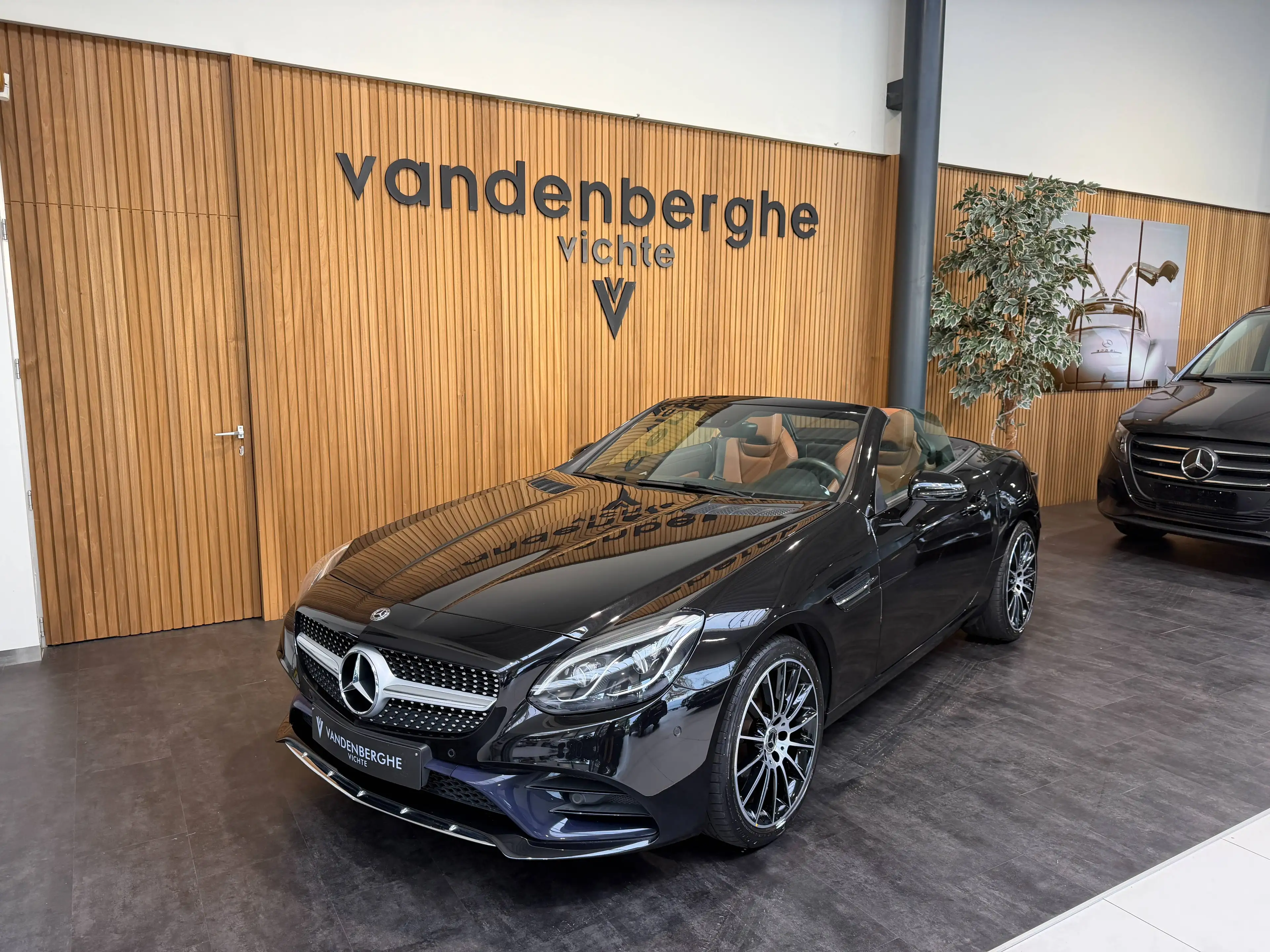 Mercedes-Benz SLC 180 SLC 180 AMG AIRSCRAF DODEHOEK CAMERA+PTS NAVI PRACHTIGE KLEURENCOMBINATIE — photo 4