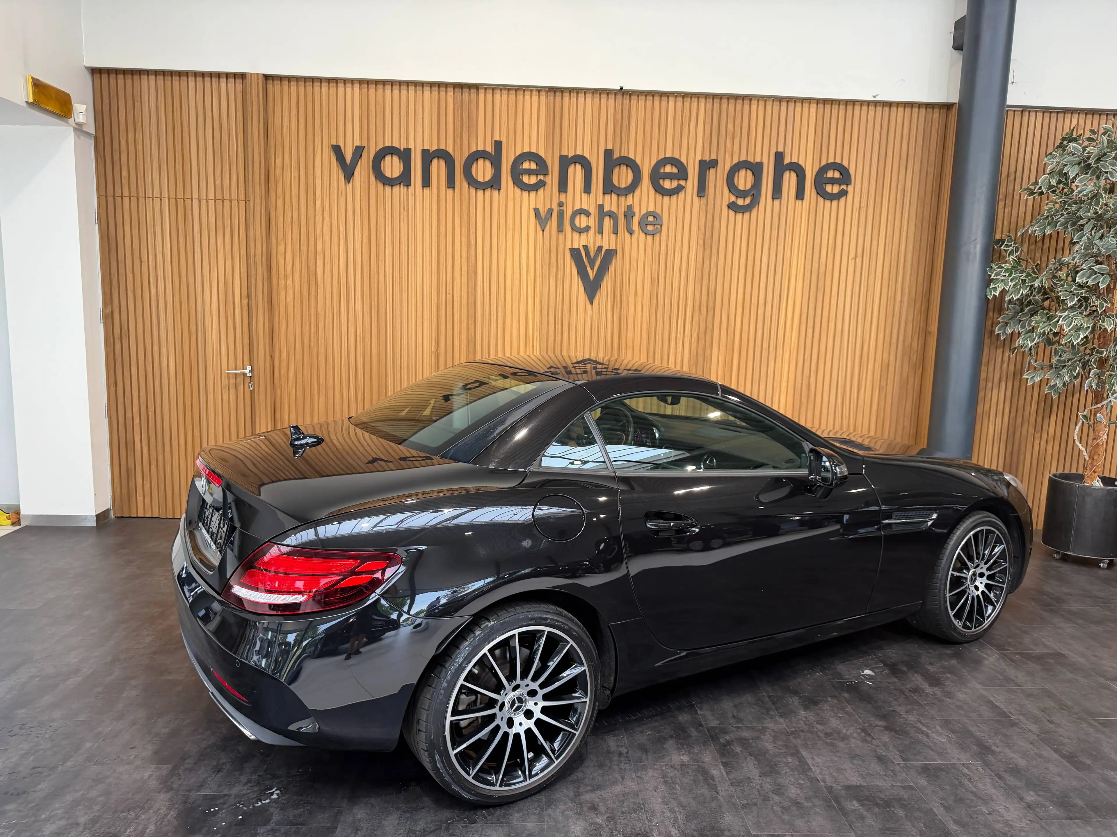 Mercedes-Benz SLC 180 SLC 180 AMG AIRSCRAF DODEHOEK CAMERA+PTS NAVI PRACHTIGE KLEURENCOMBINATIE — photo 6