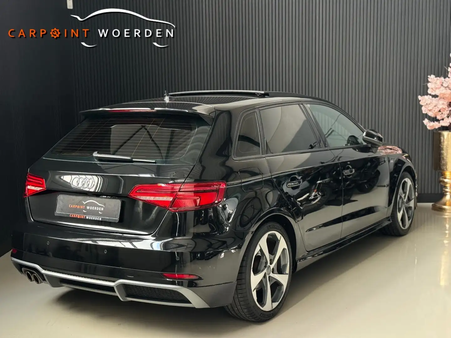 Audi A3 Sportback 1.5 TFSI S-LINE | PANO | VIRTUAL | LED | Zwart - 2