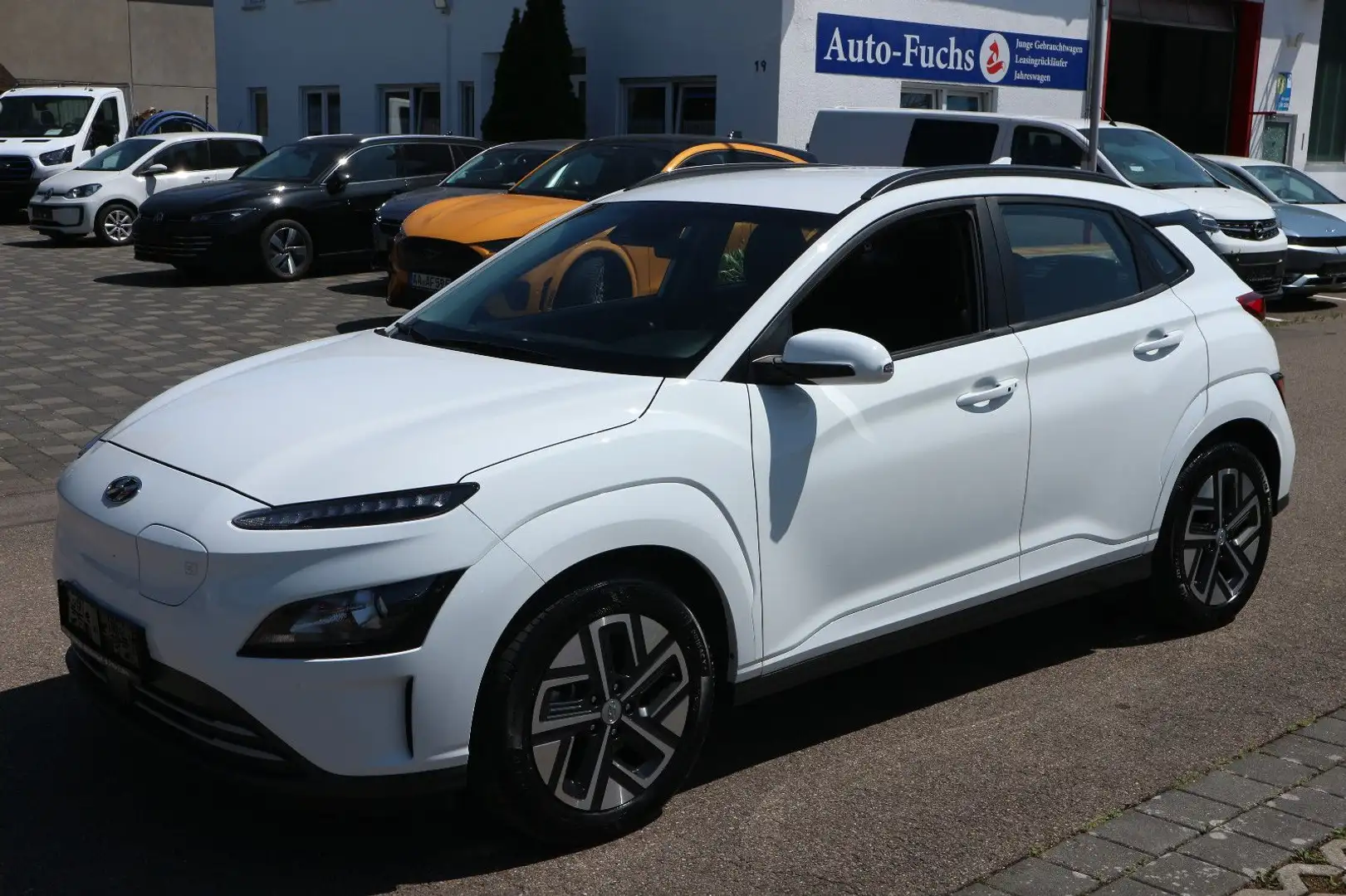 Hyundai KONA Select Elektro 64kWh Kamera PDC Weiß - 1