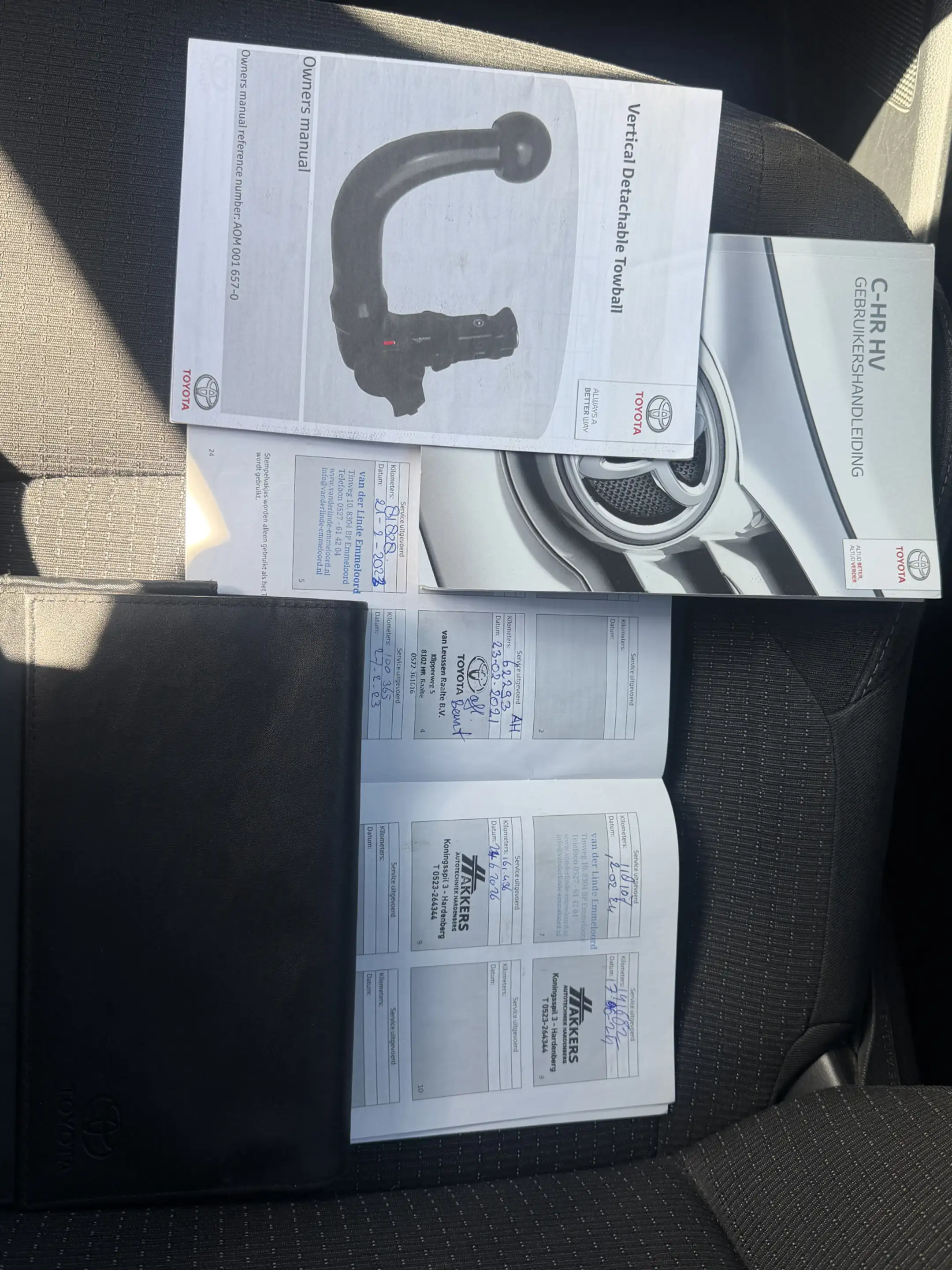 Toyota C-HR 1.8 Hybrid Active Clima | Cruise | Camera | Super — photo 24