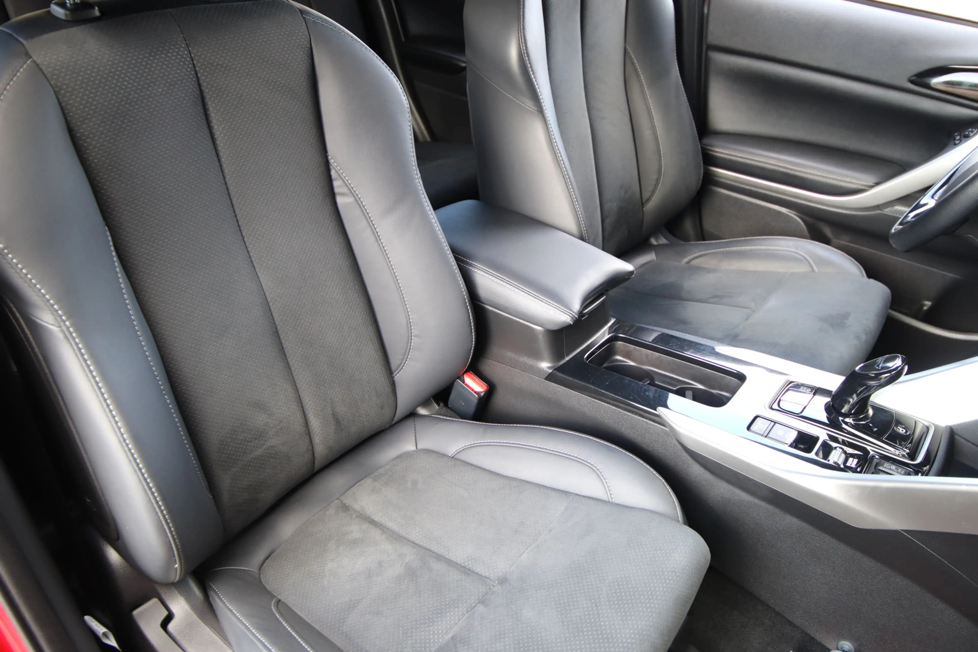 Mitsubishi Eclipse Cross 2.4 PHEV Executive NL-Auto, Trekhaak, Adaptive Cru — photo 3
