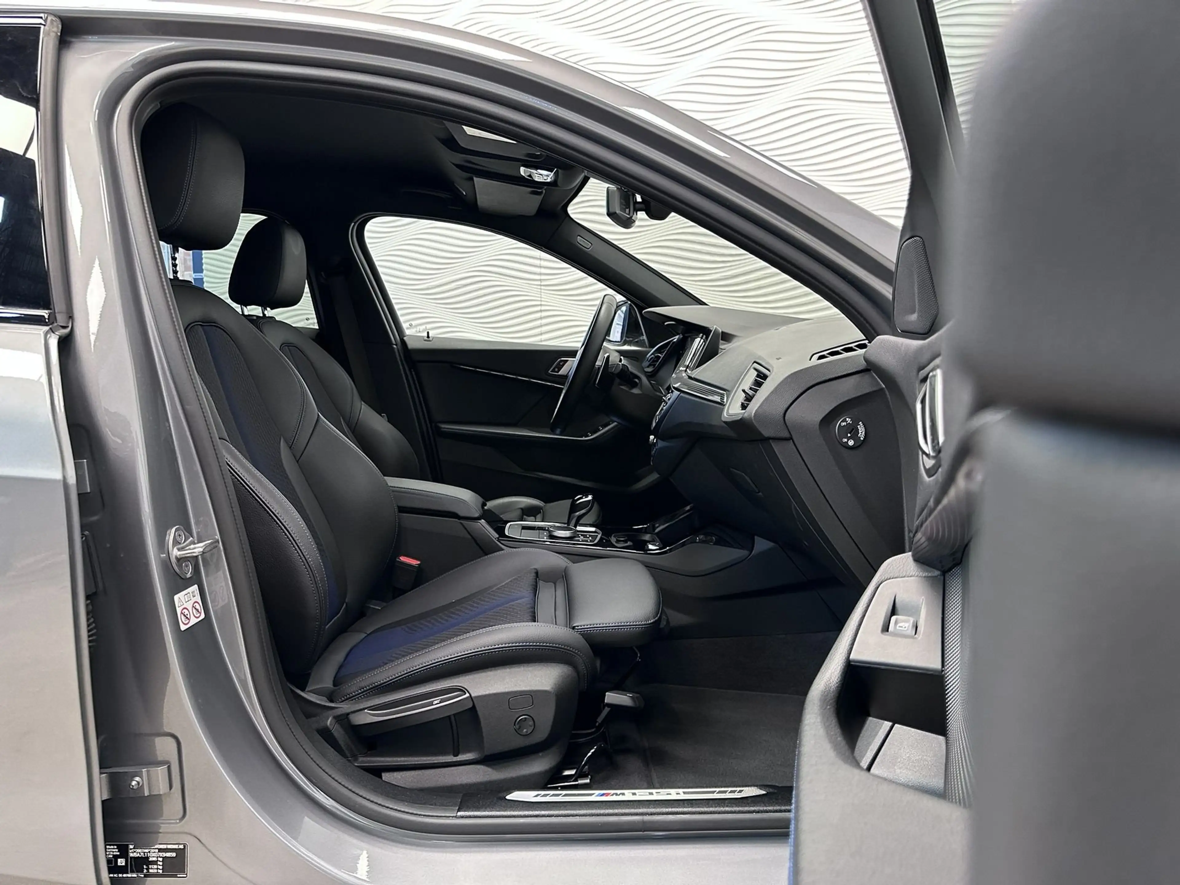 BMW 135 M135i*XDRIVE*CARPLAY*SHADOW*306 PK* — photo 6