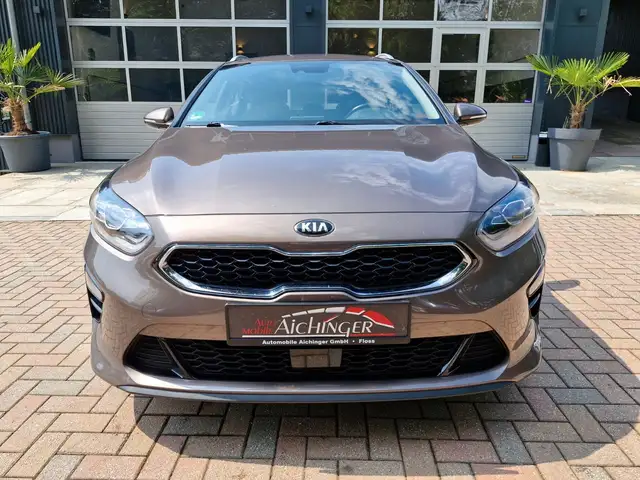 Kia Ceed view 2