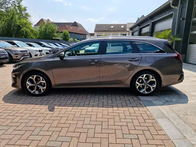 Kia Ceed view 8