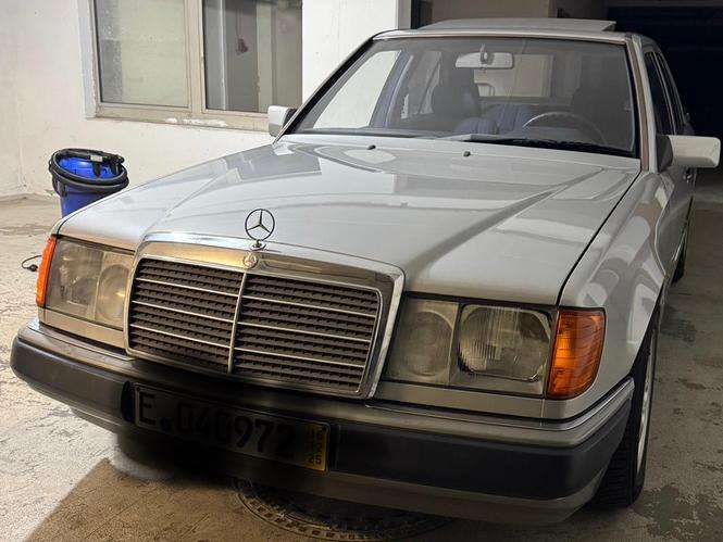 Second hand Mercedes Benz E-Class 300