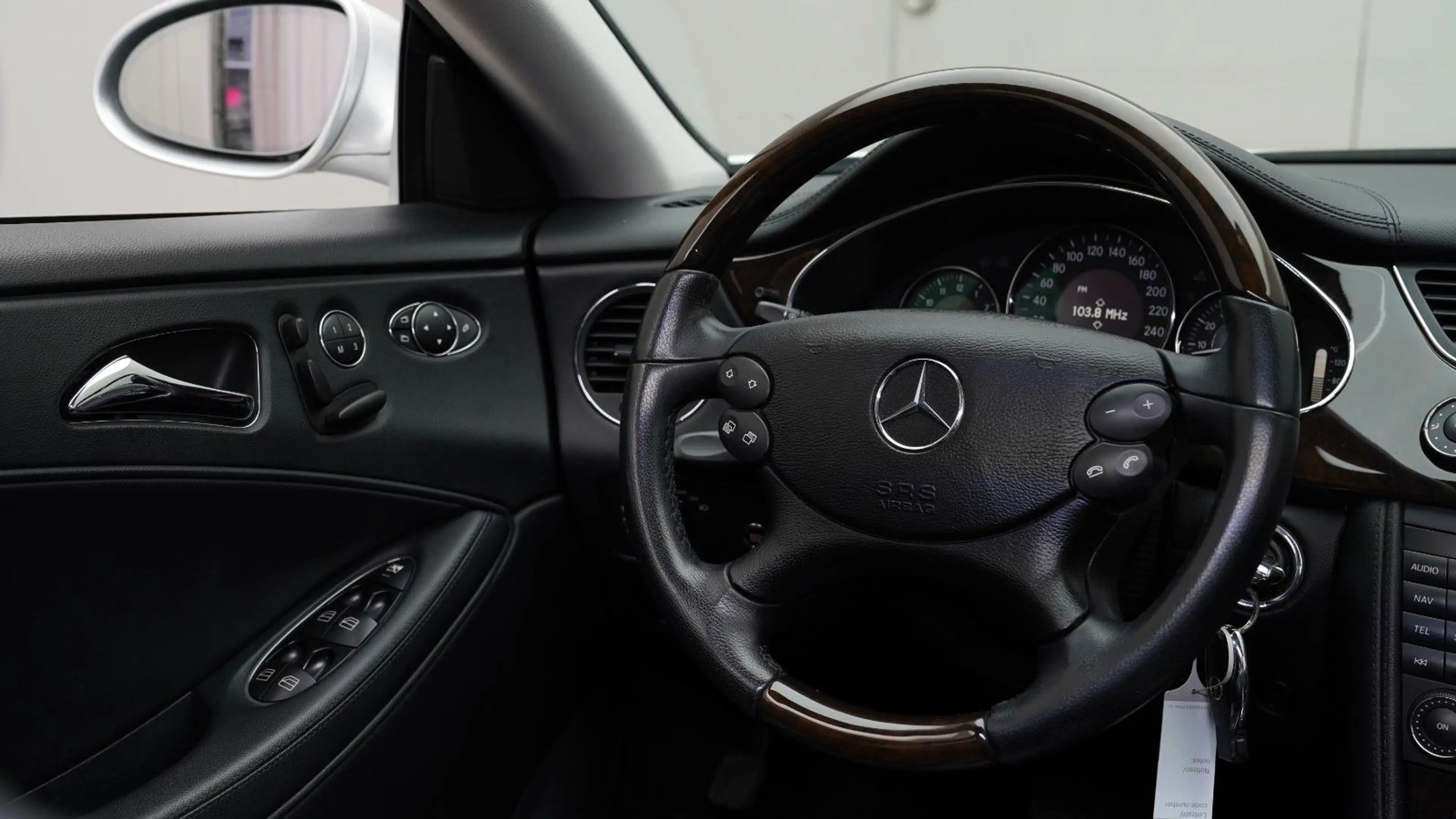 Mercedes-Benz CLS 350 CGI *HARMAN/KARDON*SITZBEL*TÜV*PDC* — photo 15