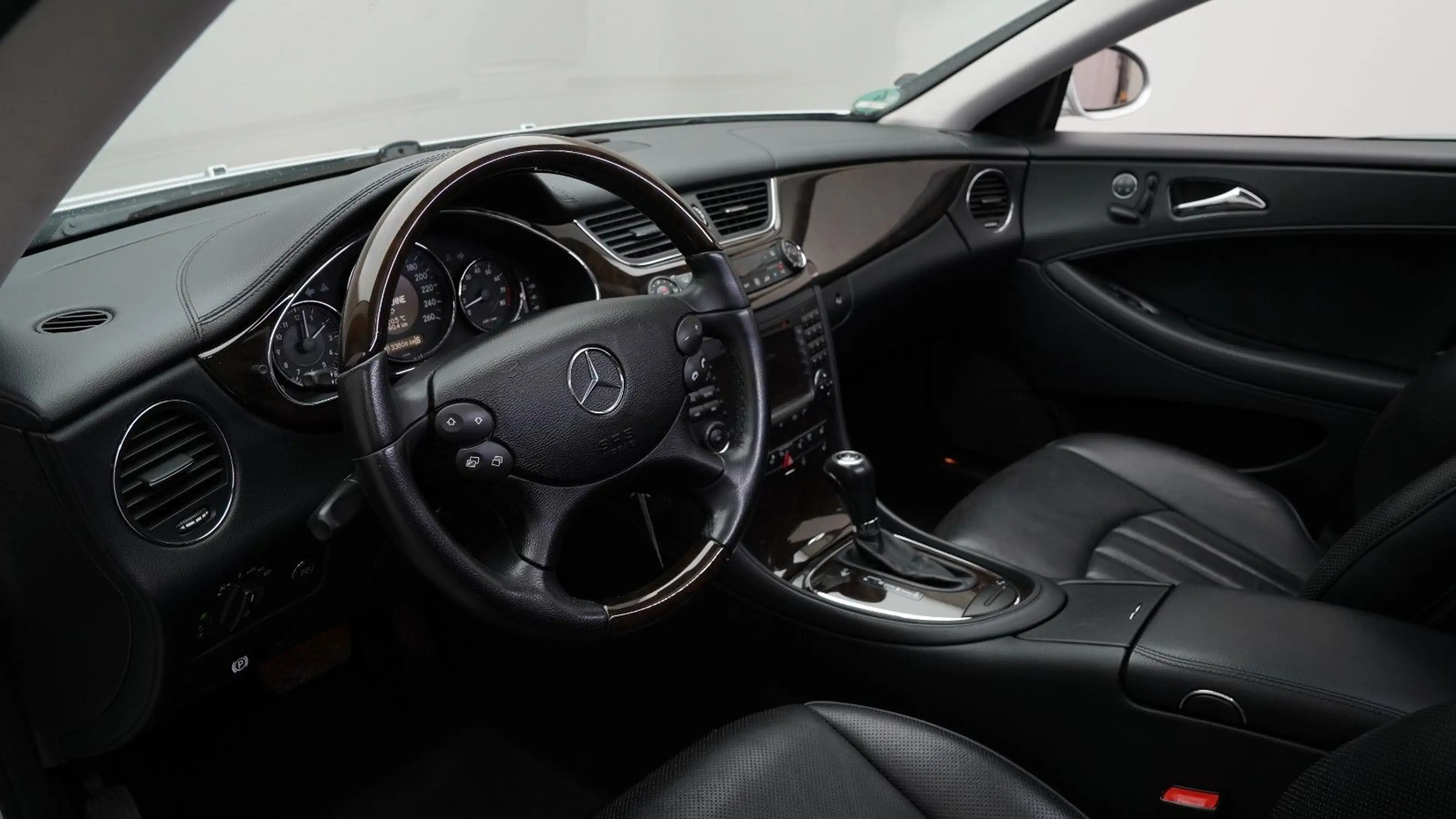 Mercedes-Benz CLS 350 CGI *HARMAN/KARDON*SITZBEL*TÜV*PDC* — photo 8