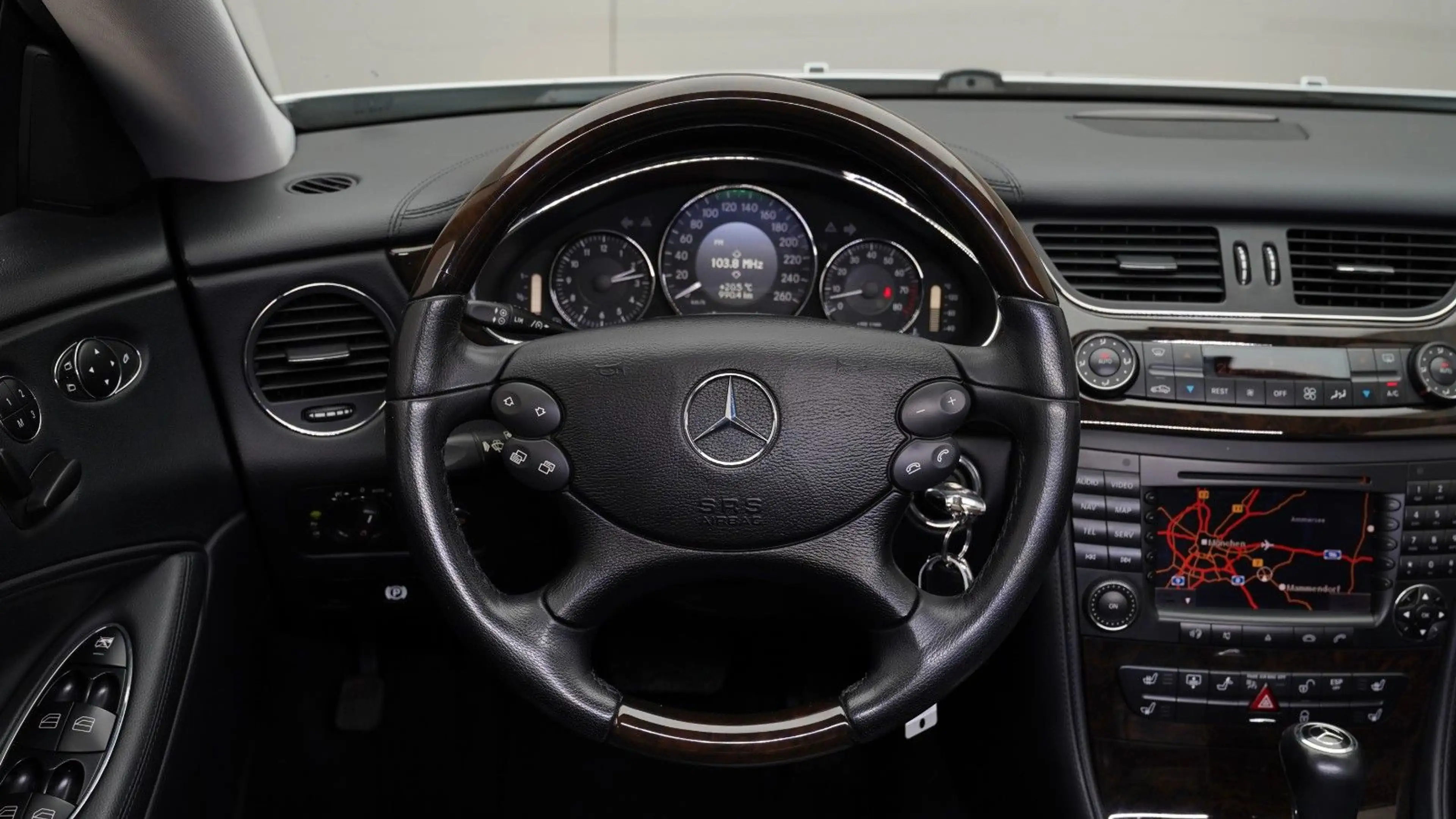 Mercedes-Benz CLS 350 CGI *HARMAN/KARDON*SITZBEL*TÜV*PDC* — photo 10