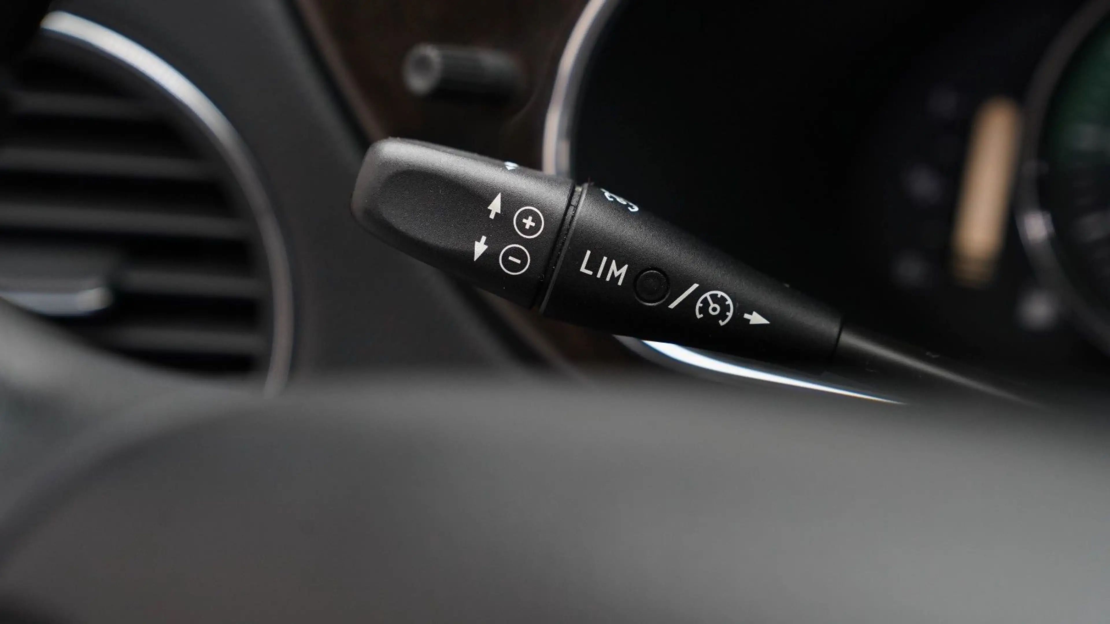 Mercedes-Benz CLS 350 CGI *HARMAN/KARDON*SITZBEL*TÜV*PDC* — photo 13