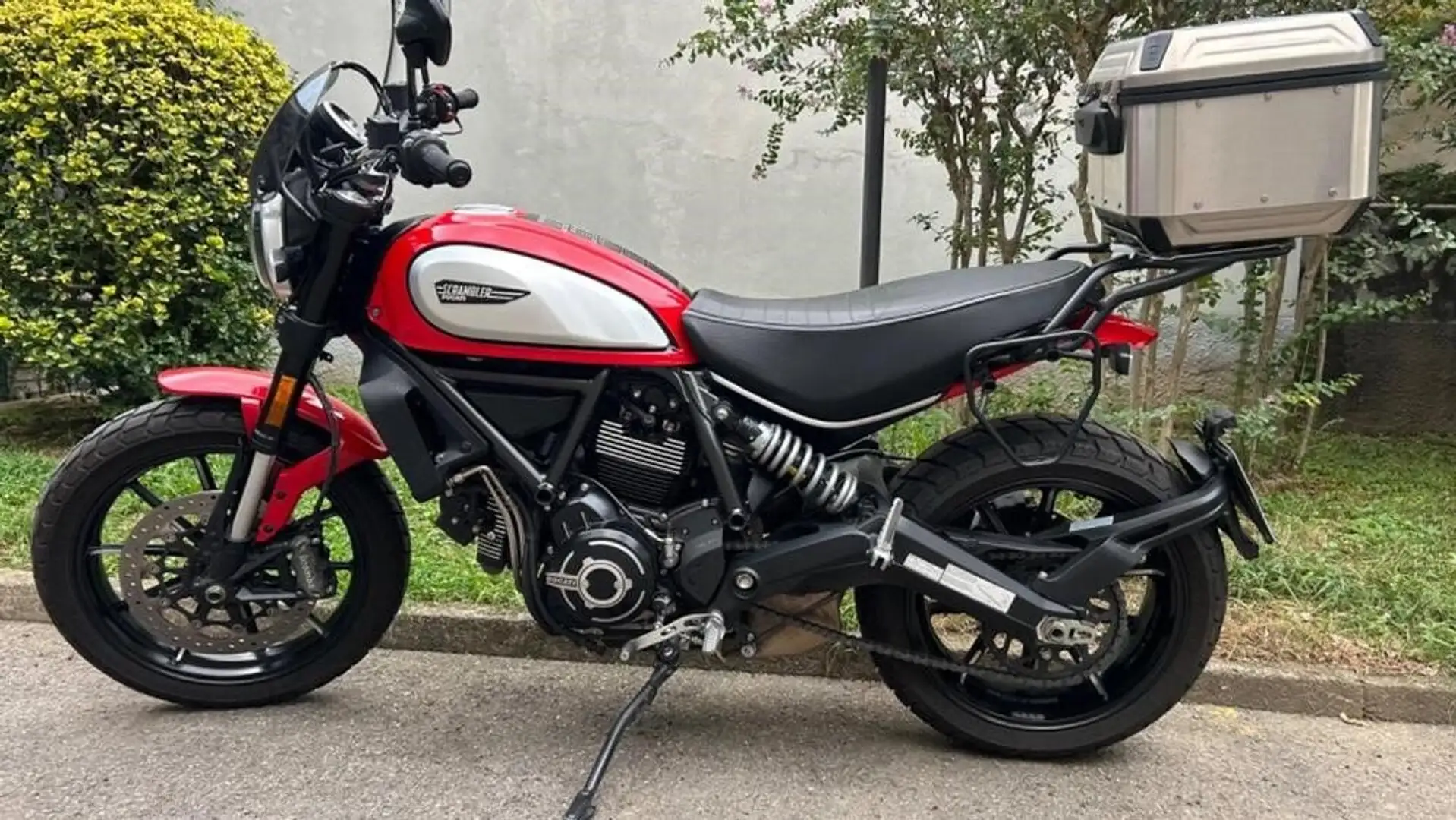 Ducati Scrambler 800 Icon Красный - 1