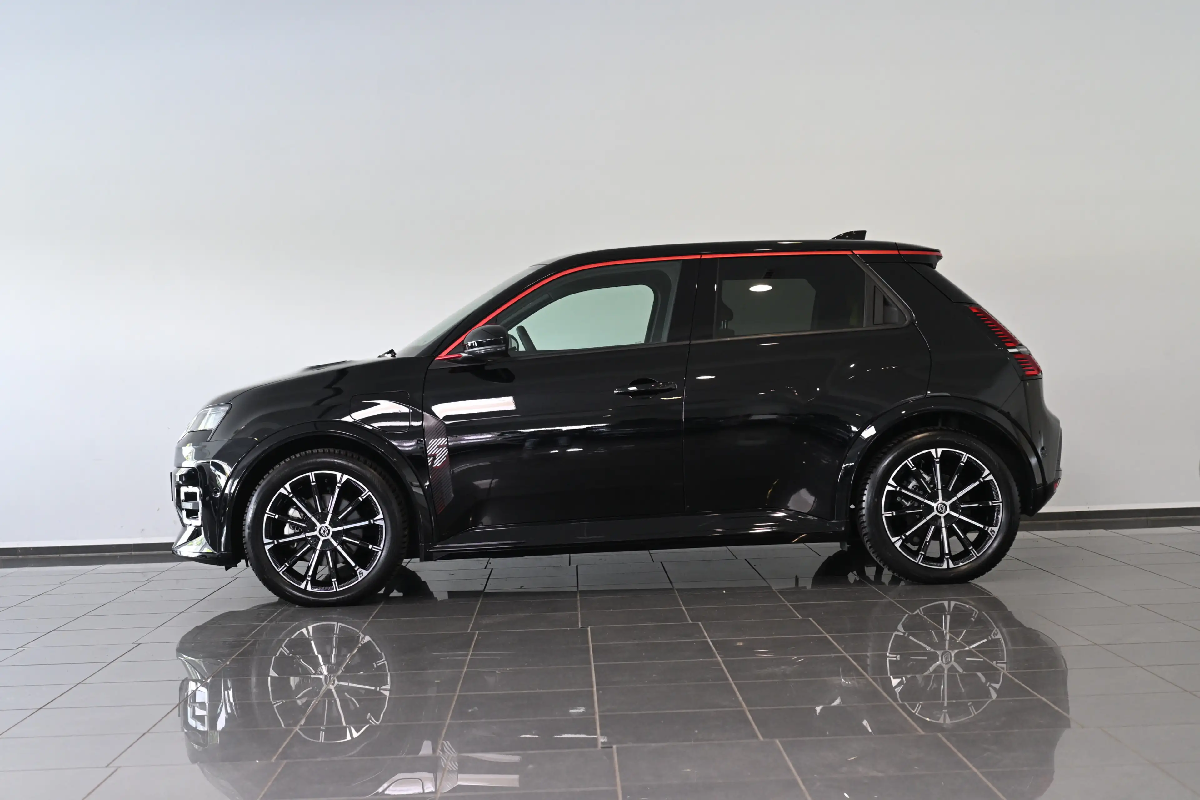 Renault R 5 E-Tech 150 Comfort Range Iconic Five ACC 18