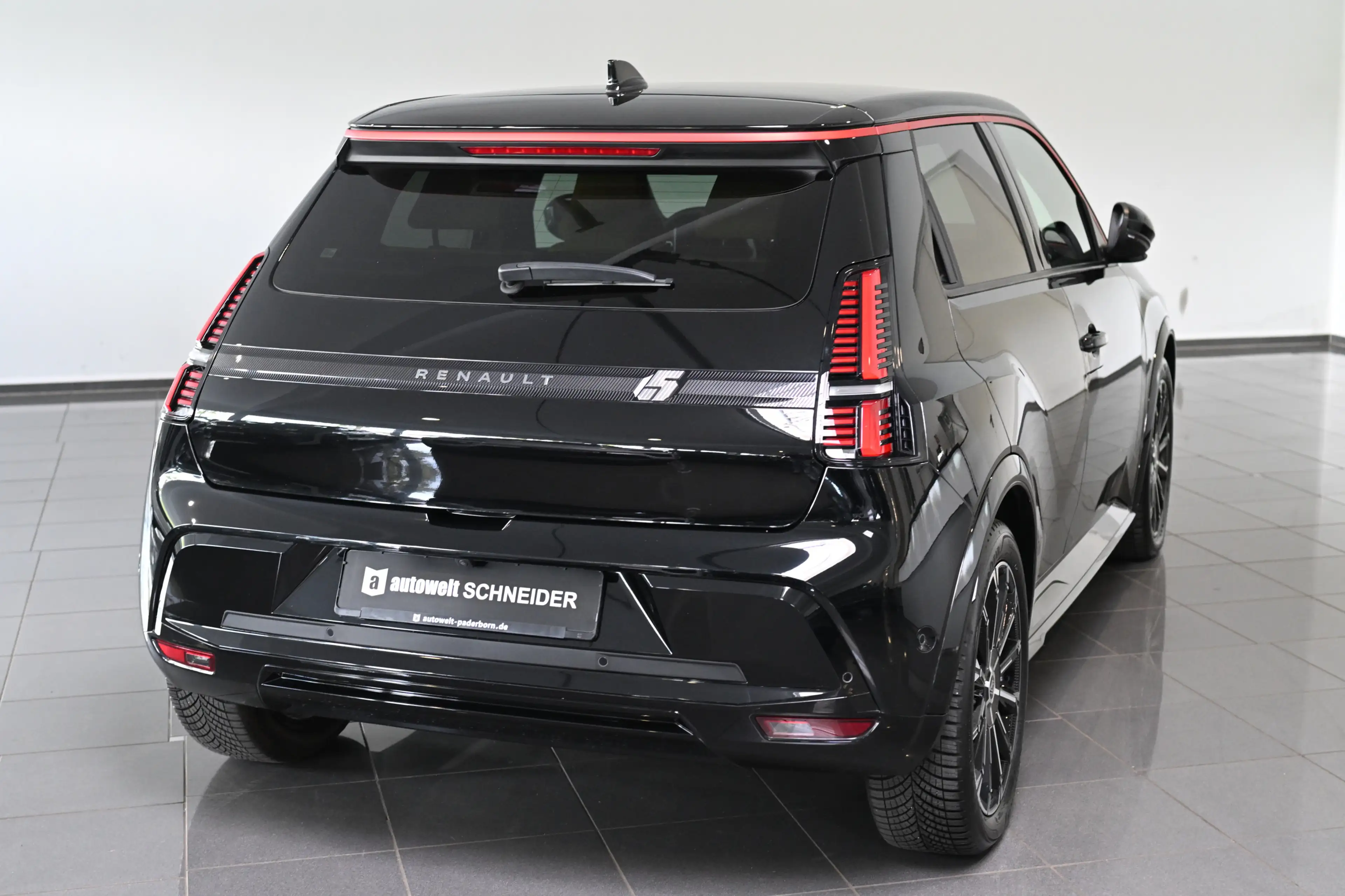 Renault R 5 E-Tech 150 Comfort Range Iconic Five ACC 18 — photo 3