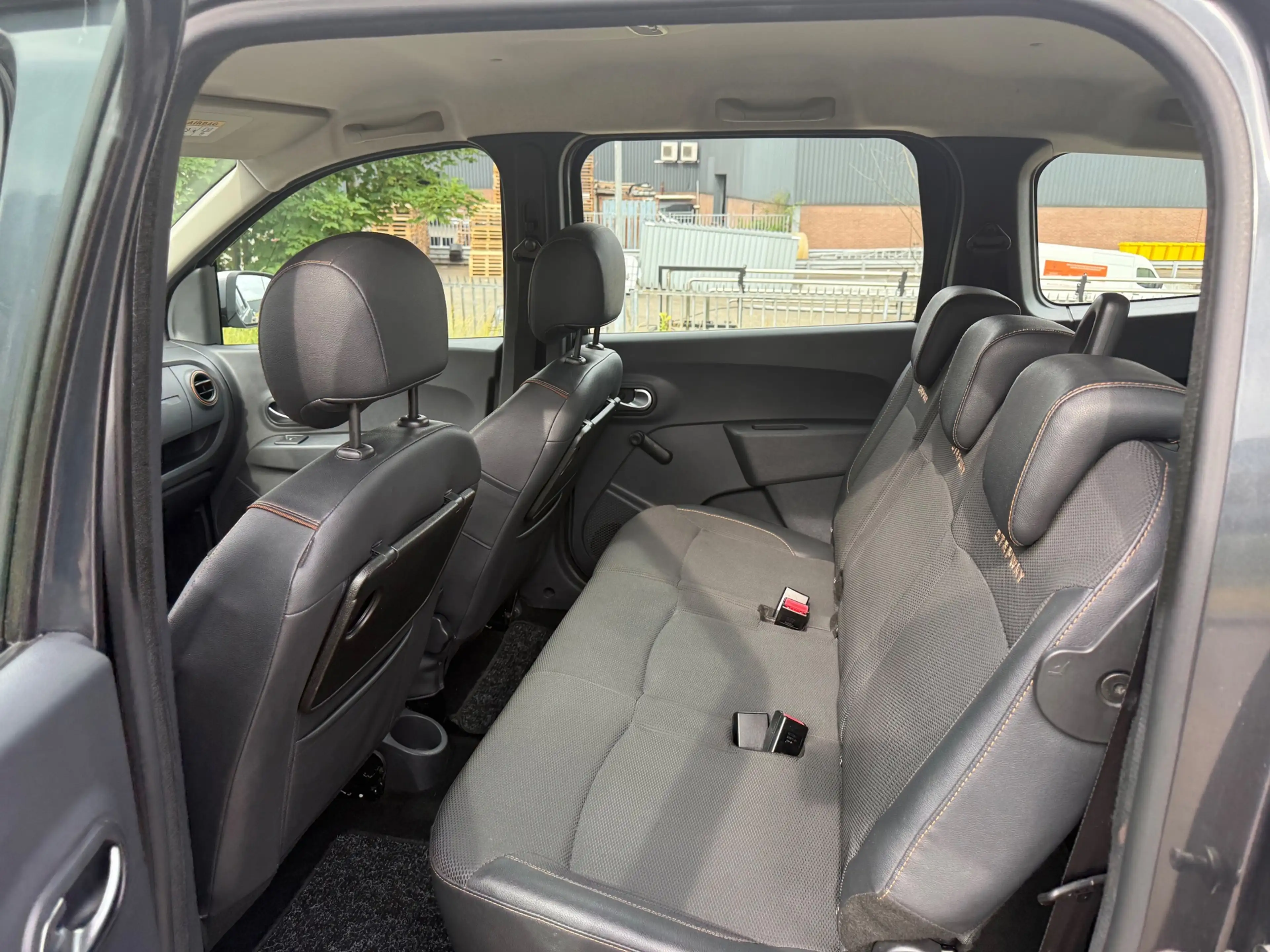 Dacia Lodgy 1.2 TCe Série Limitée Stepway 7p. — photo 15