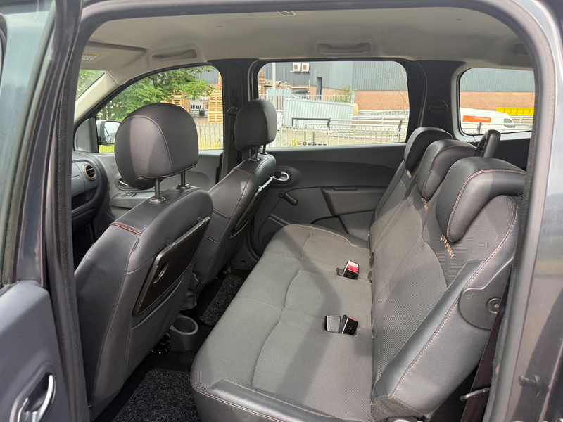 Dacia Lodgy 1.2 TCe Série Limitée Stepway 7p. — photo 15