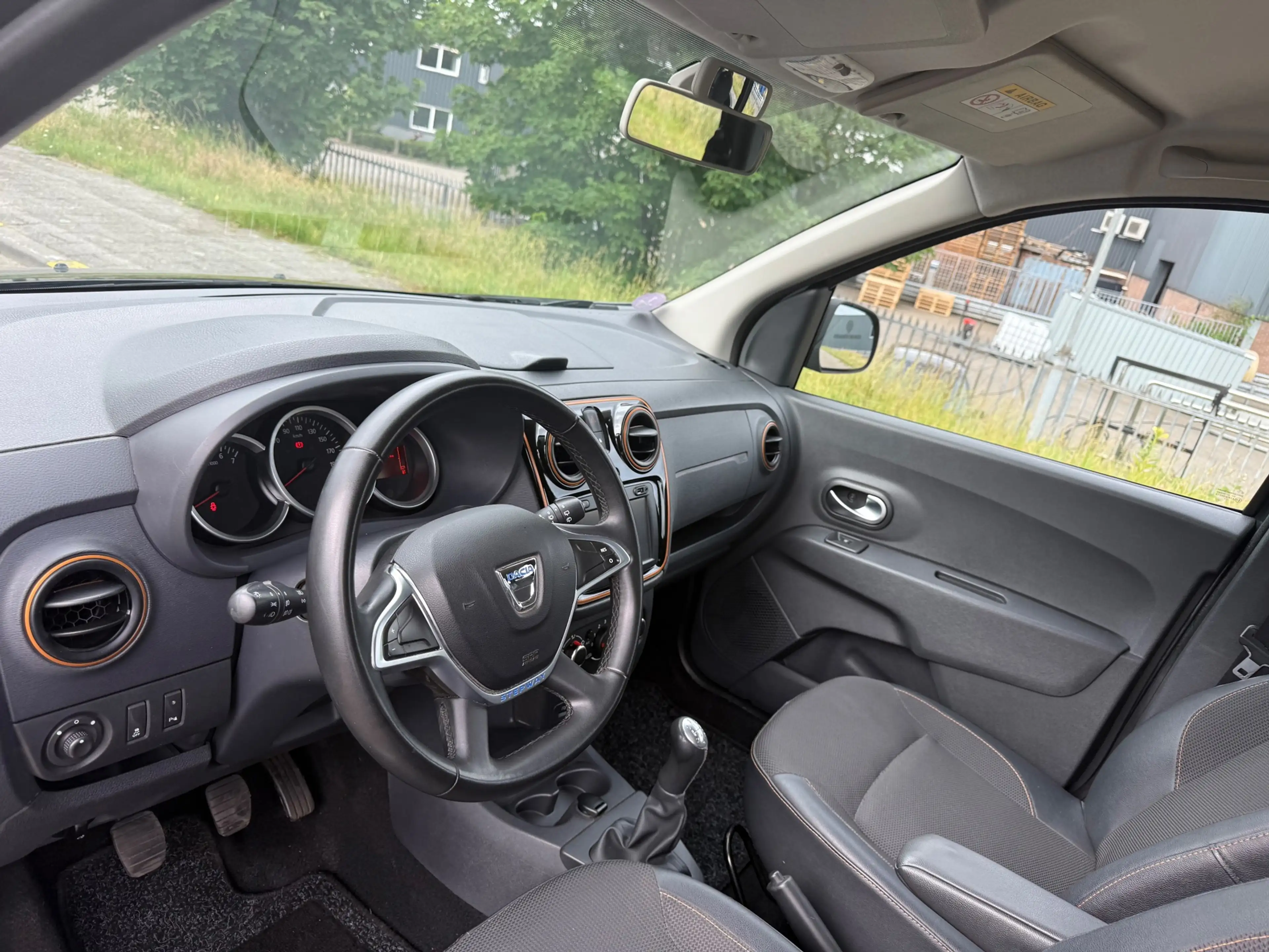 Dacia Lodgy 1.2 TCe Série Limitée Stepway 7p. — photo 3
