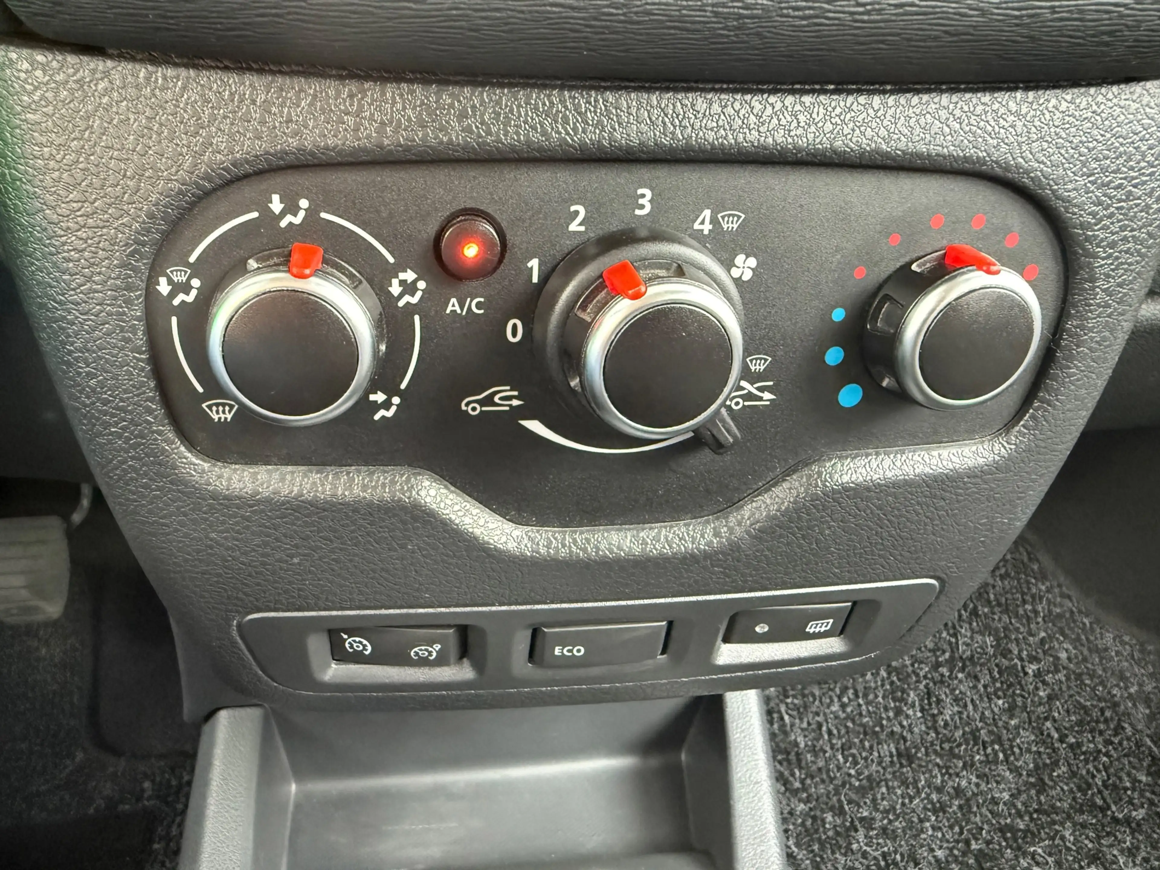 Dacia Lodgy 1.2 TCe Série Limitée Stepway 7p. — photo 13