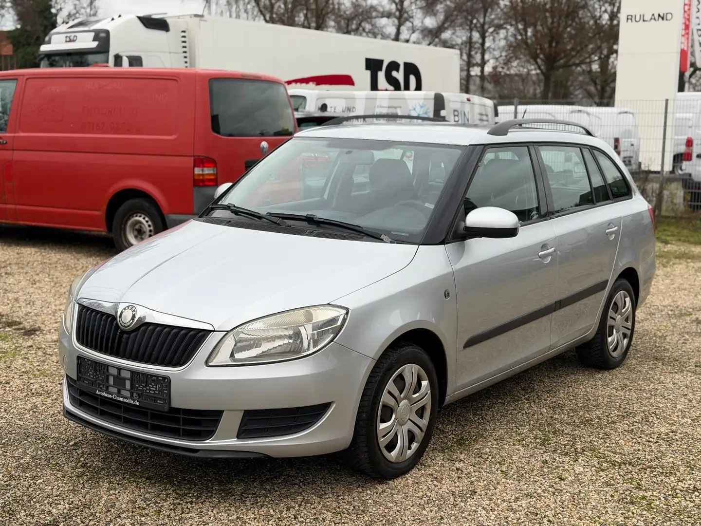 Skoda Fabia 1.2l TSI 63kW Style Edition Combi Silber - 2