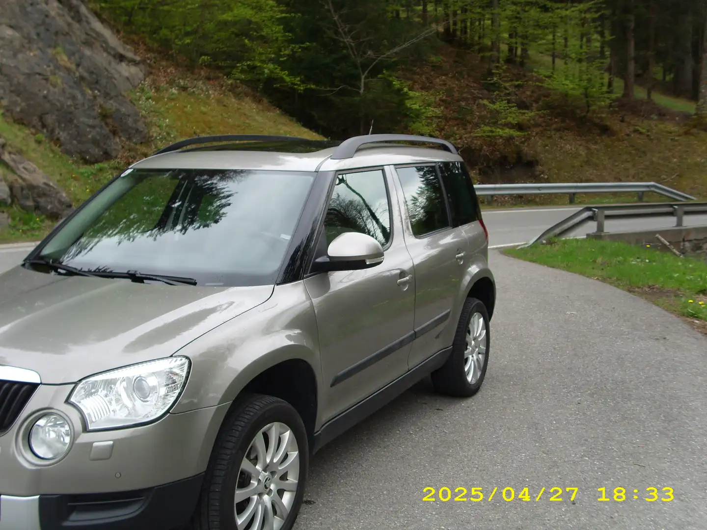 Skoda Yeti Yeti 4x4 A 2,0 TDI CR DPF DSG Experience Beige - 2