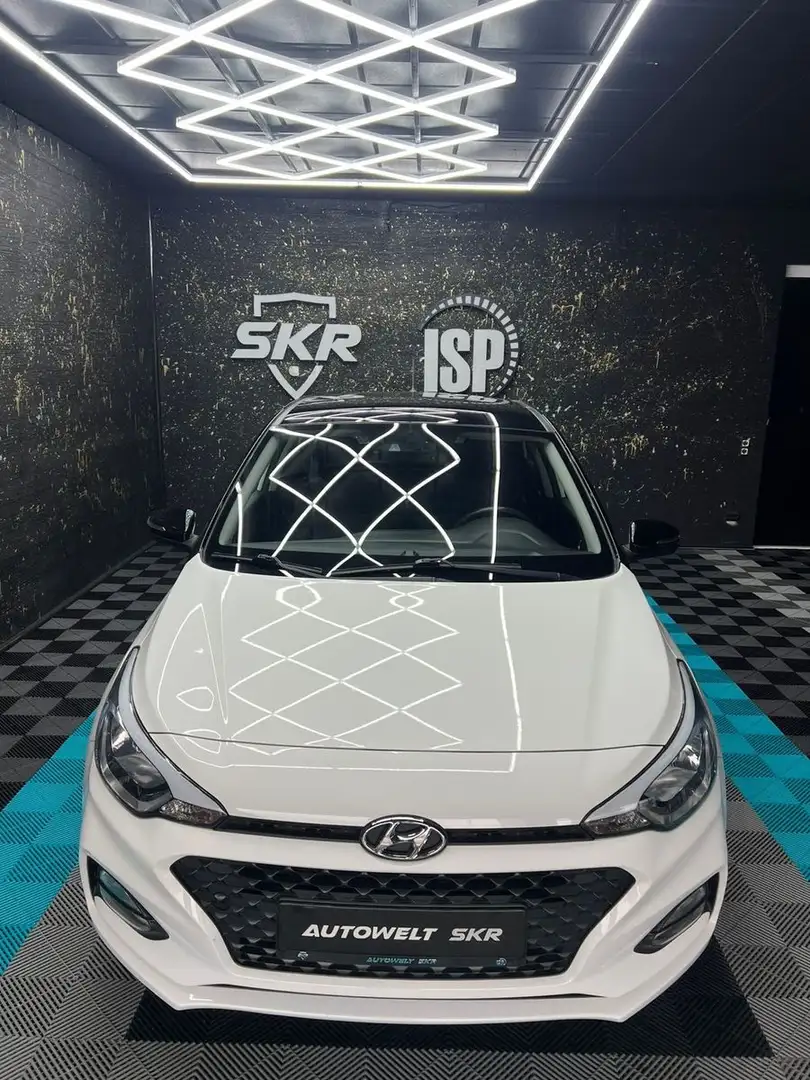 Hyundai i20 Trend/1HND/SHZ&LHZ/AHK/RFK/BLTH Weiß - 2