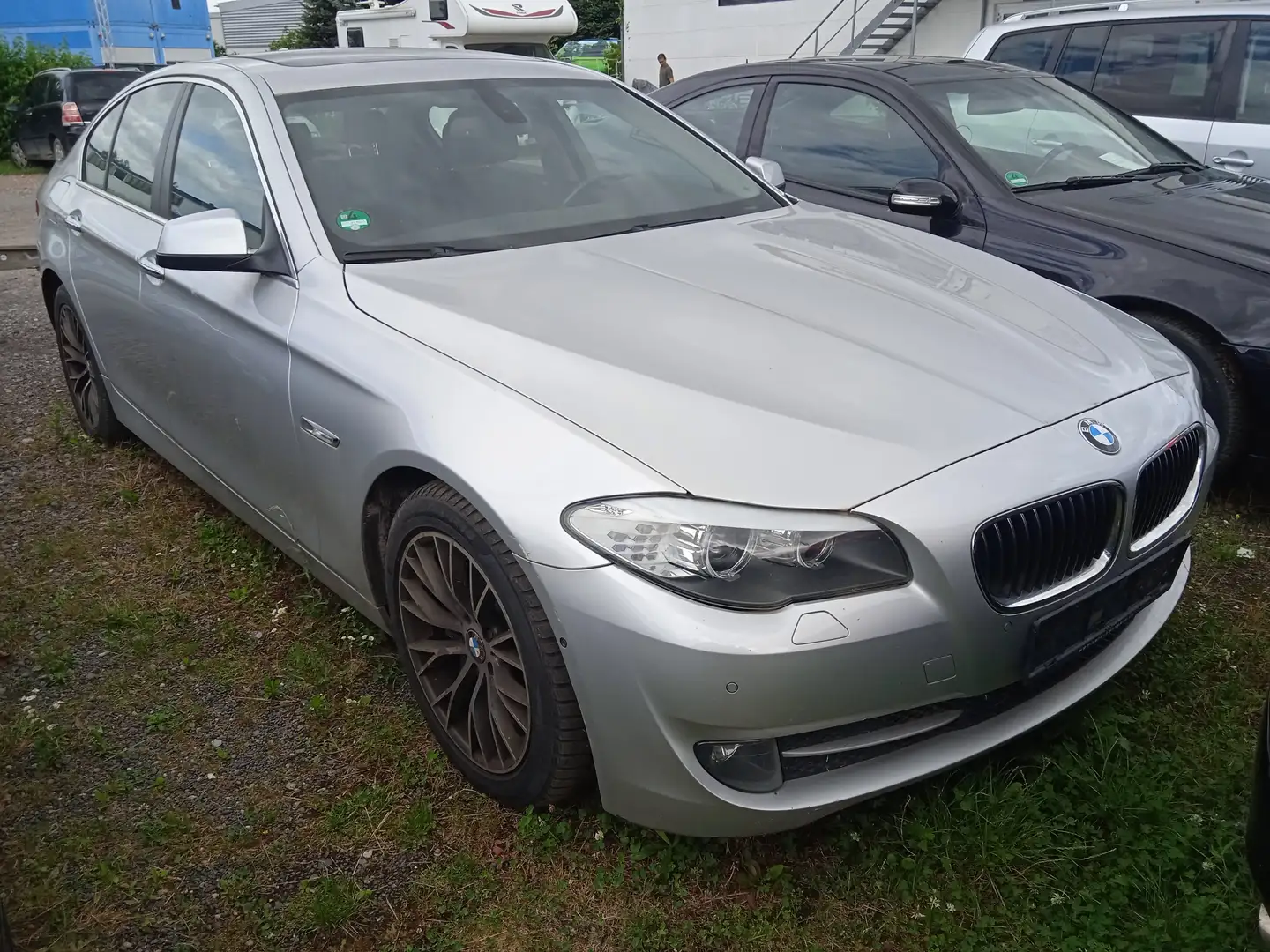 BMW 535 d srebrna - 2